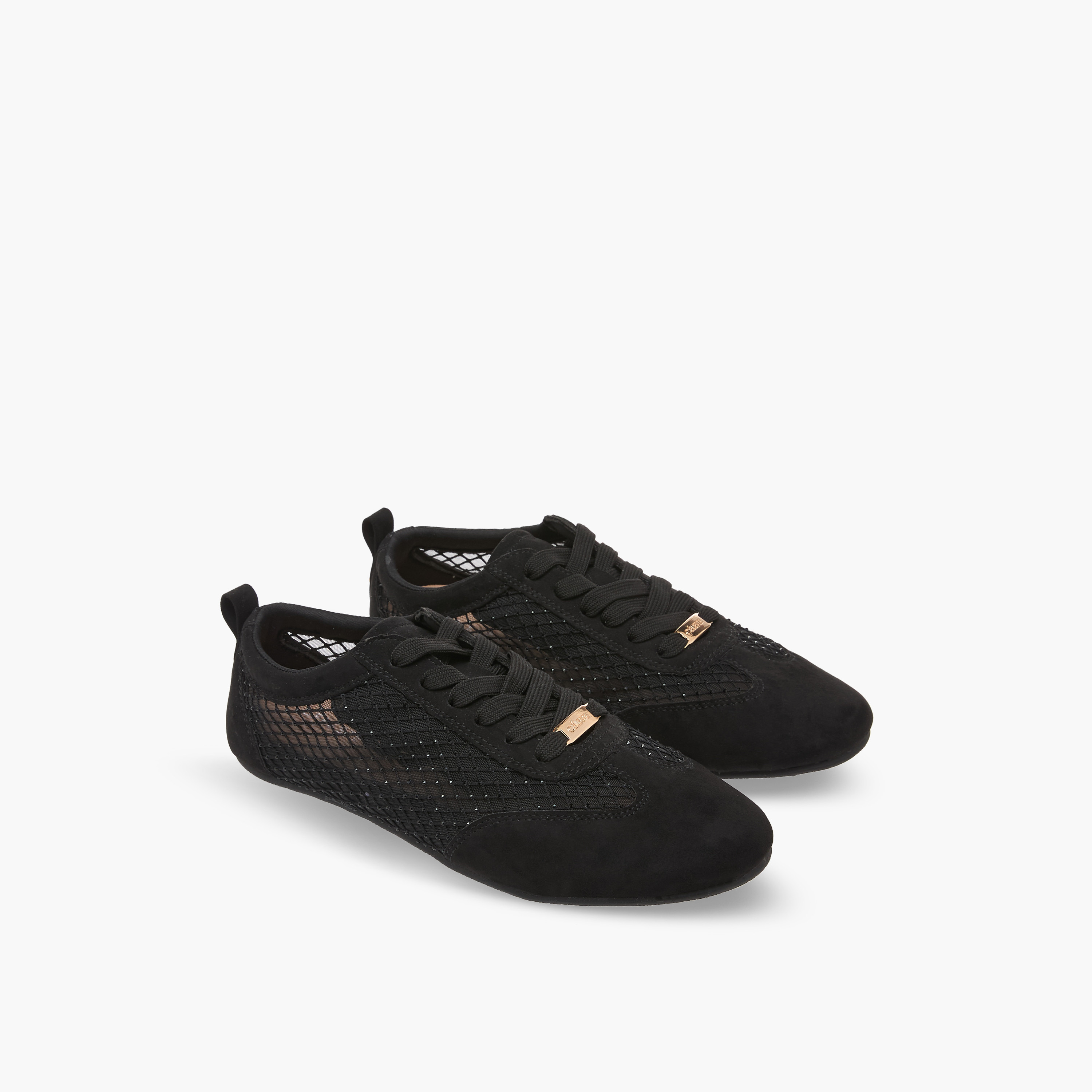 حذاء سنيكرز بتفاصيل شبكية ورباط إغلاق للنساء من سيليست-women-shoes-sneakers-image-1