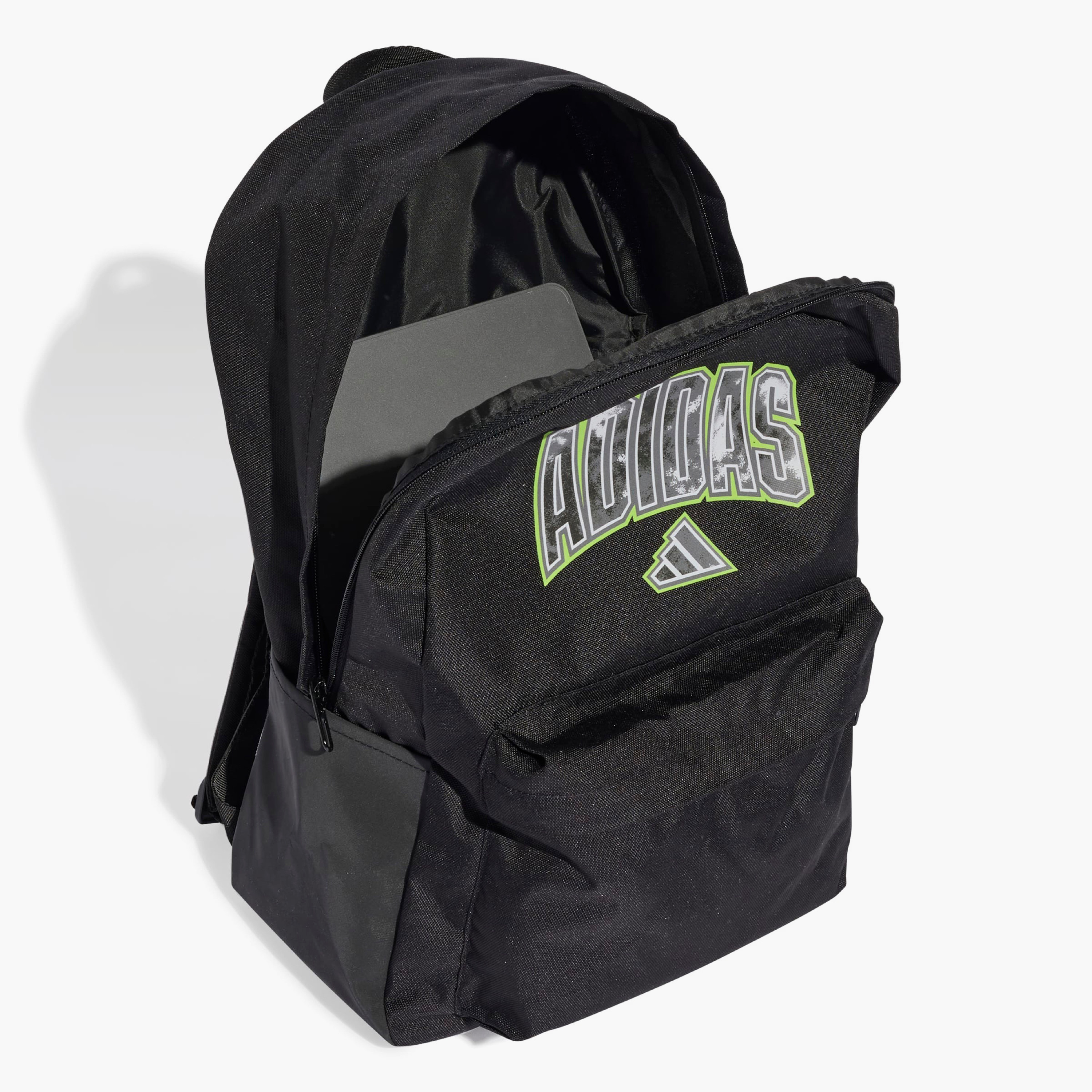 شنطة ظهر مدرسية بأحزمة كتف قابلة للتعديل وطبعات الشعار من أديداس -boys-accessories-bagsandbackpacks-image-3