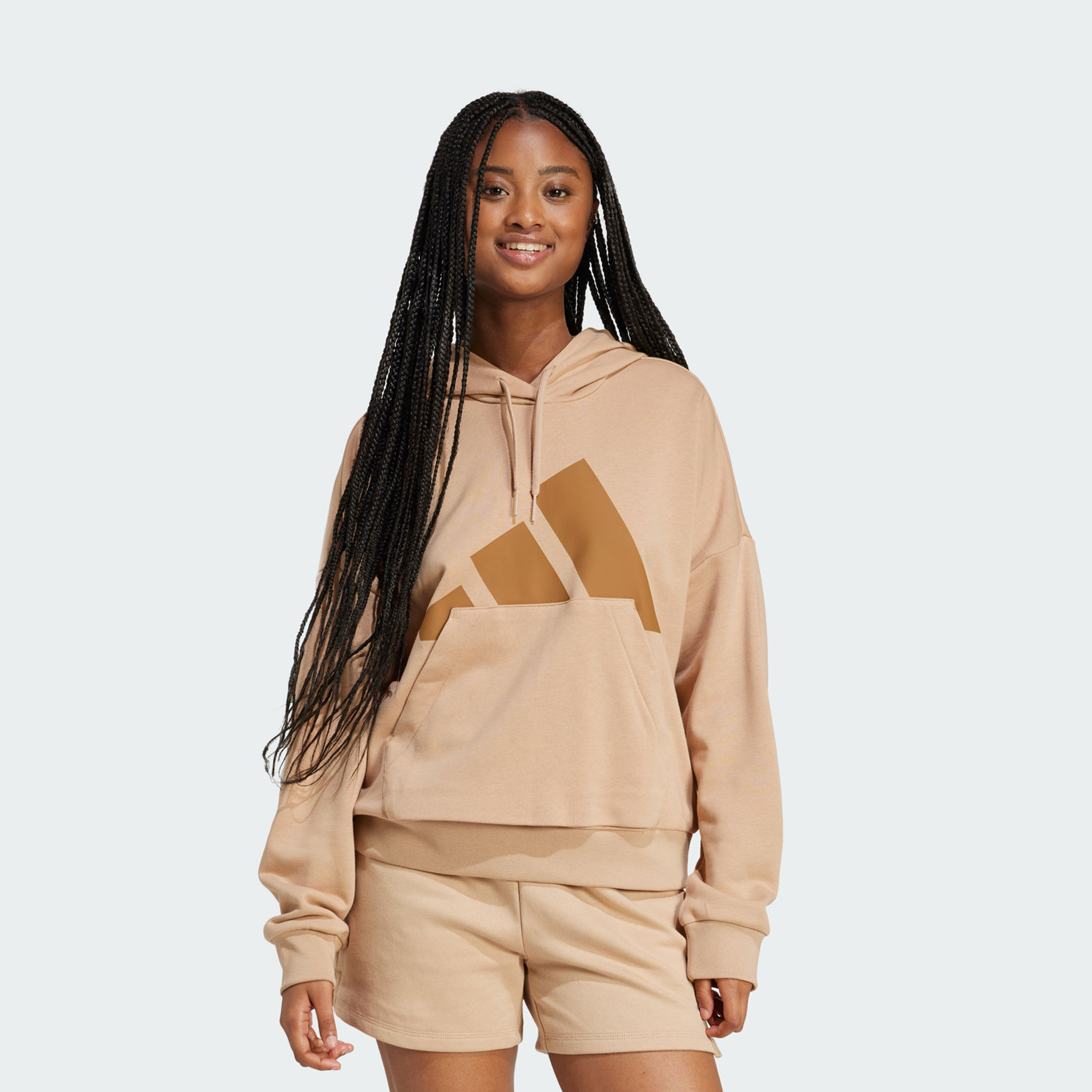 أديداس - هودي فضفاض إسينشالز بشعار كبير من التيري الفرنسي للنساء | OE-sports-women-clothing-hoodiesandsweatshirts-image-7