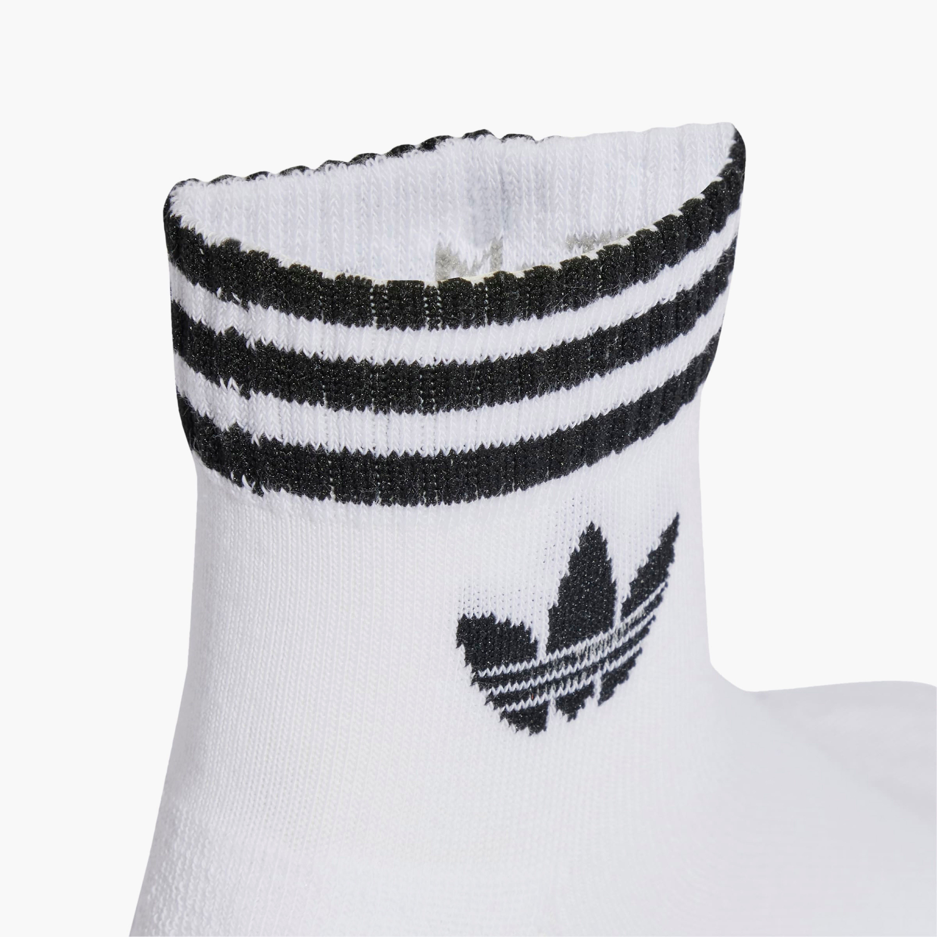 طقم جوارب رياضية بطول الكاحل 3 أزواج للرجال من أديداس-men-socks-image-3