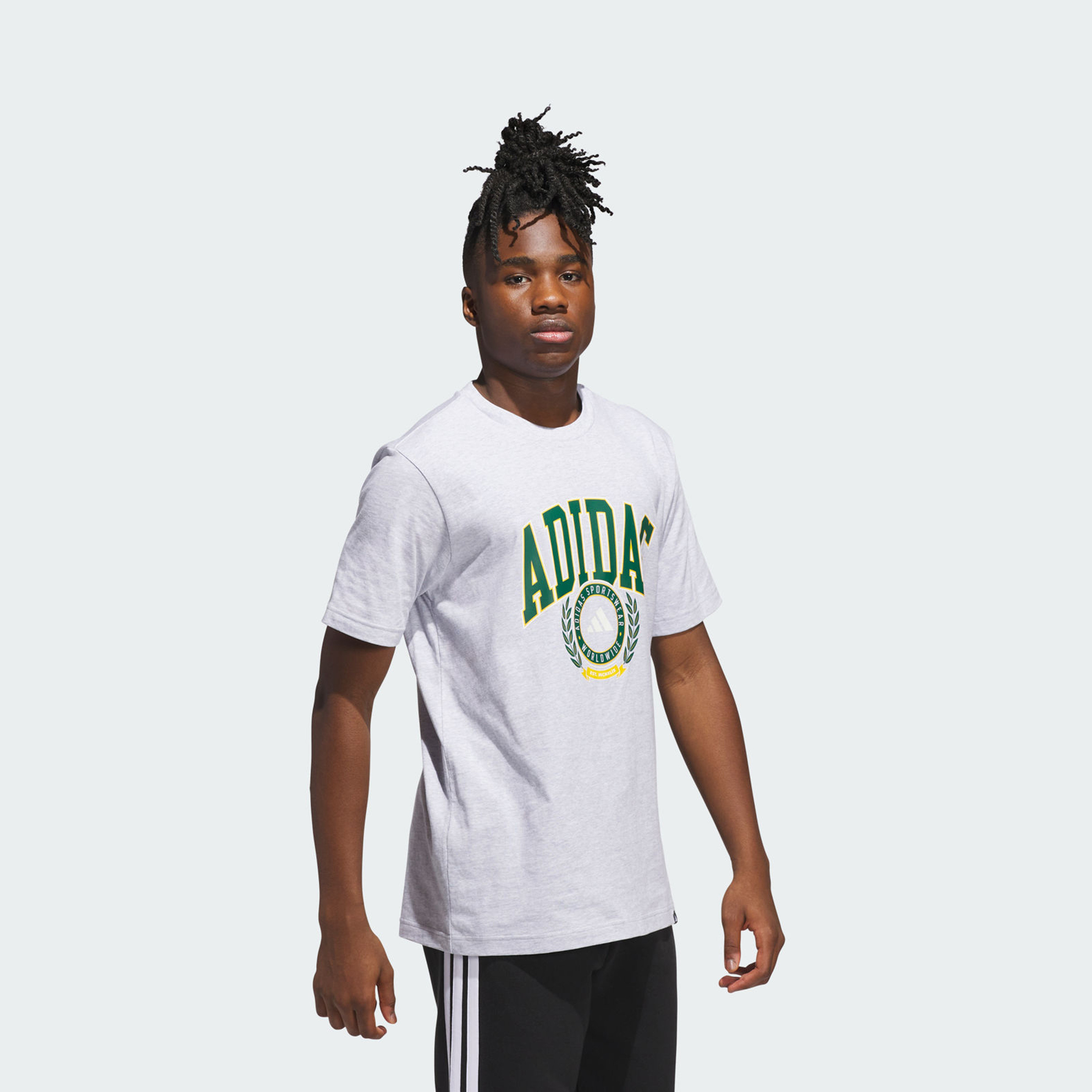 أديداس - تيشيرت جرافيكي جامعي للرجال JV8442 | OE-men-clothing-sportswearandactivewear-tshirtsandpolos-image-2