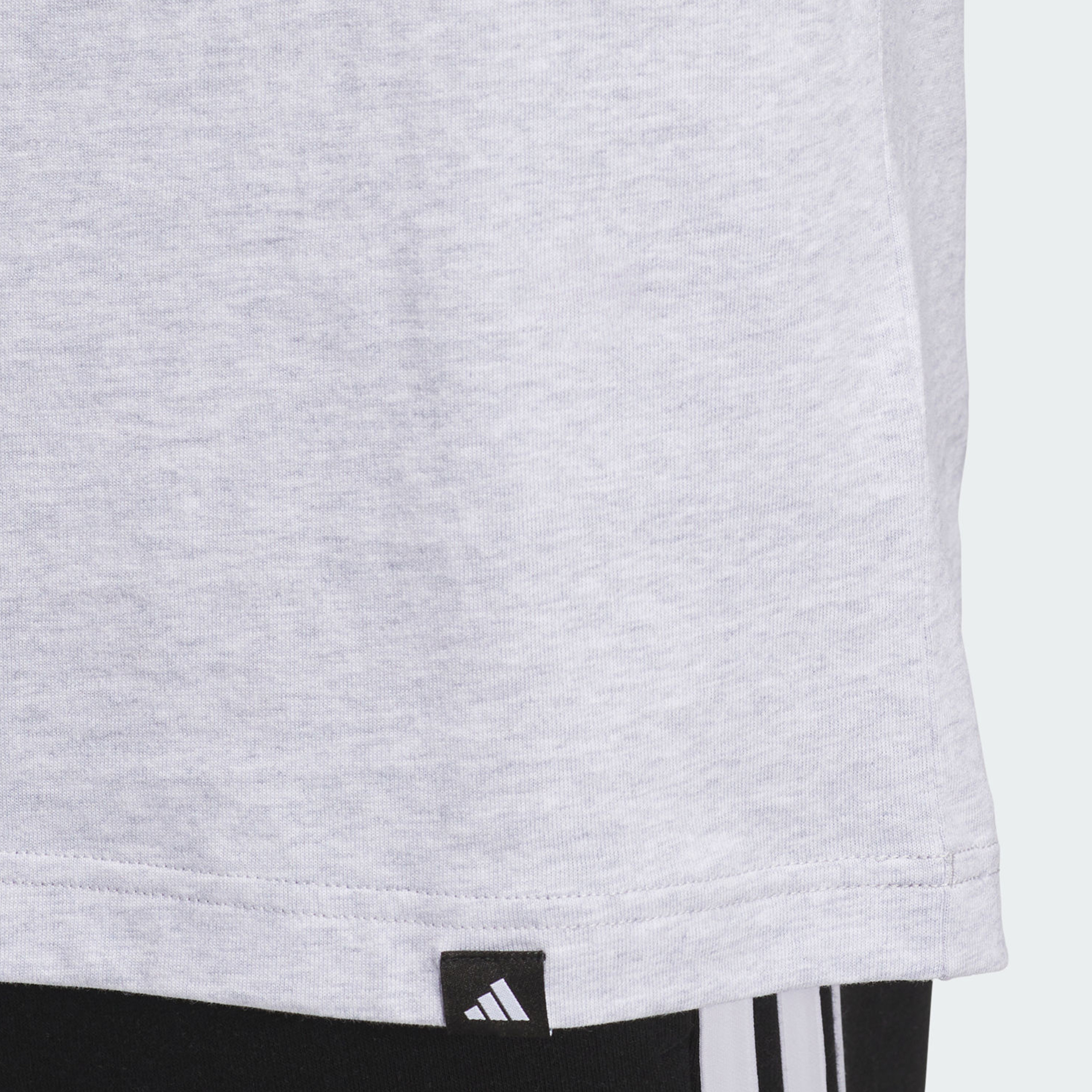 أديداس - تيشيرت جرافيكي جامعي للرجال JV8442 | OE-men-clothing-sportswearandactivewear-tshirtsandpolos-image-5
