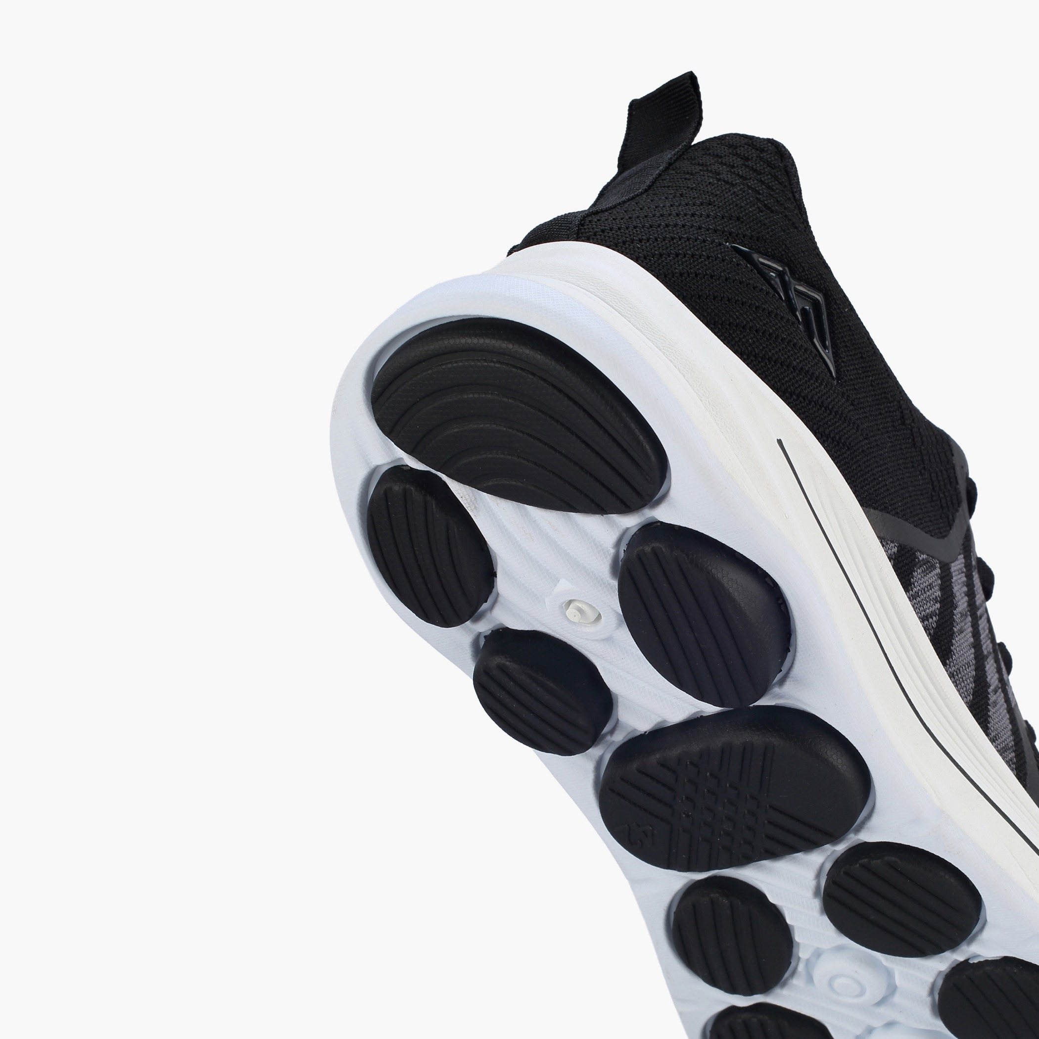 حذاء رياضي برباط إغلاق للرجال من أوكلان من شو إكسبريس-sports-men-shoes-image-10