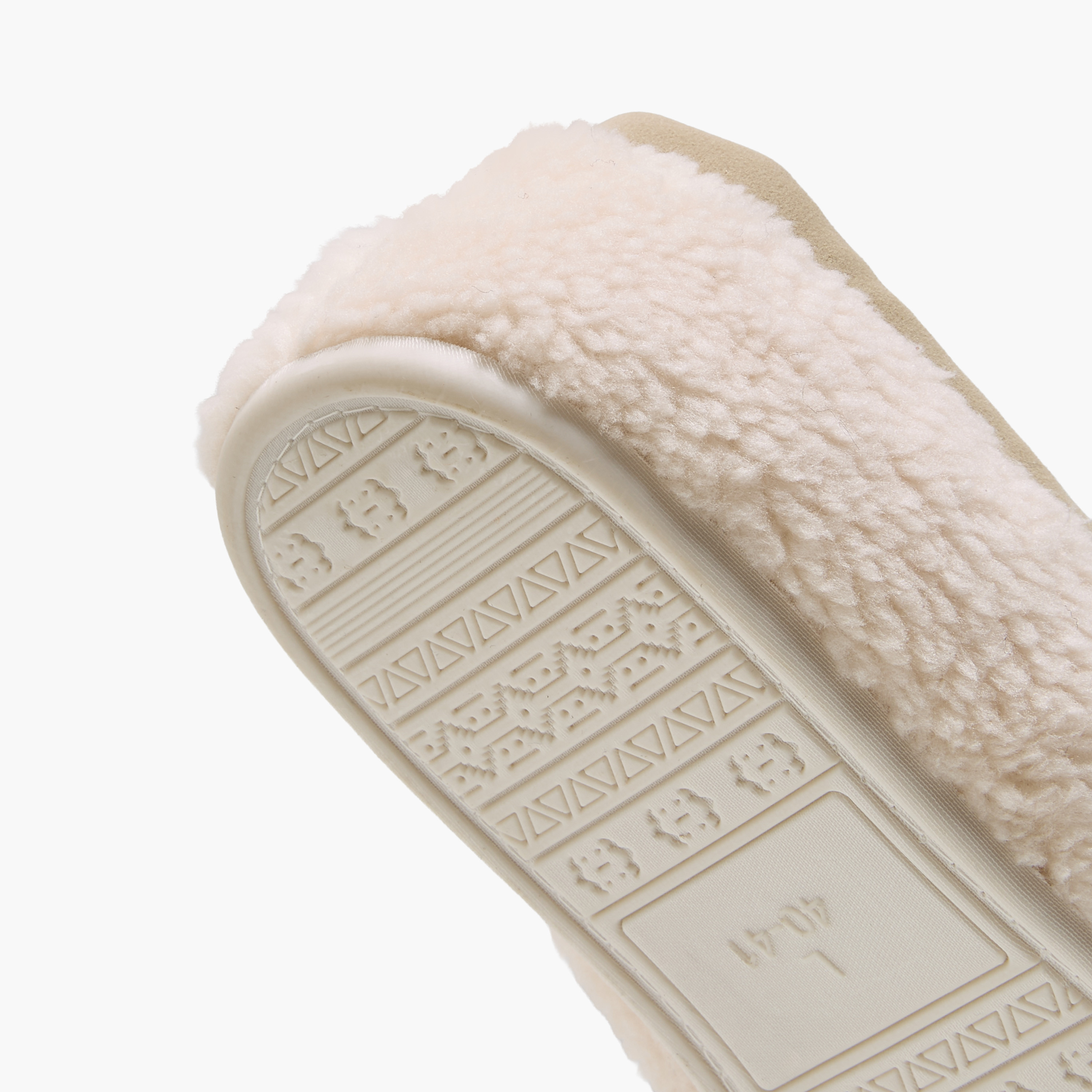 شبشب غرفة نوم مخملي للنساء من لو كونفورت-women-shoes-bedroomslippers-image-5