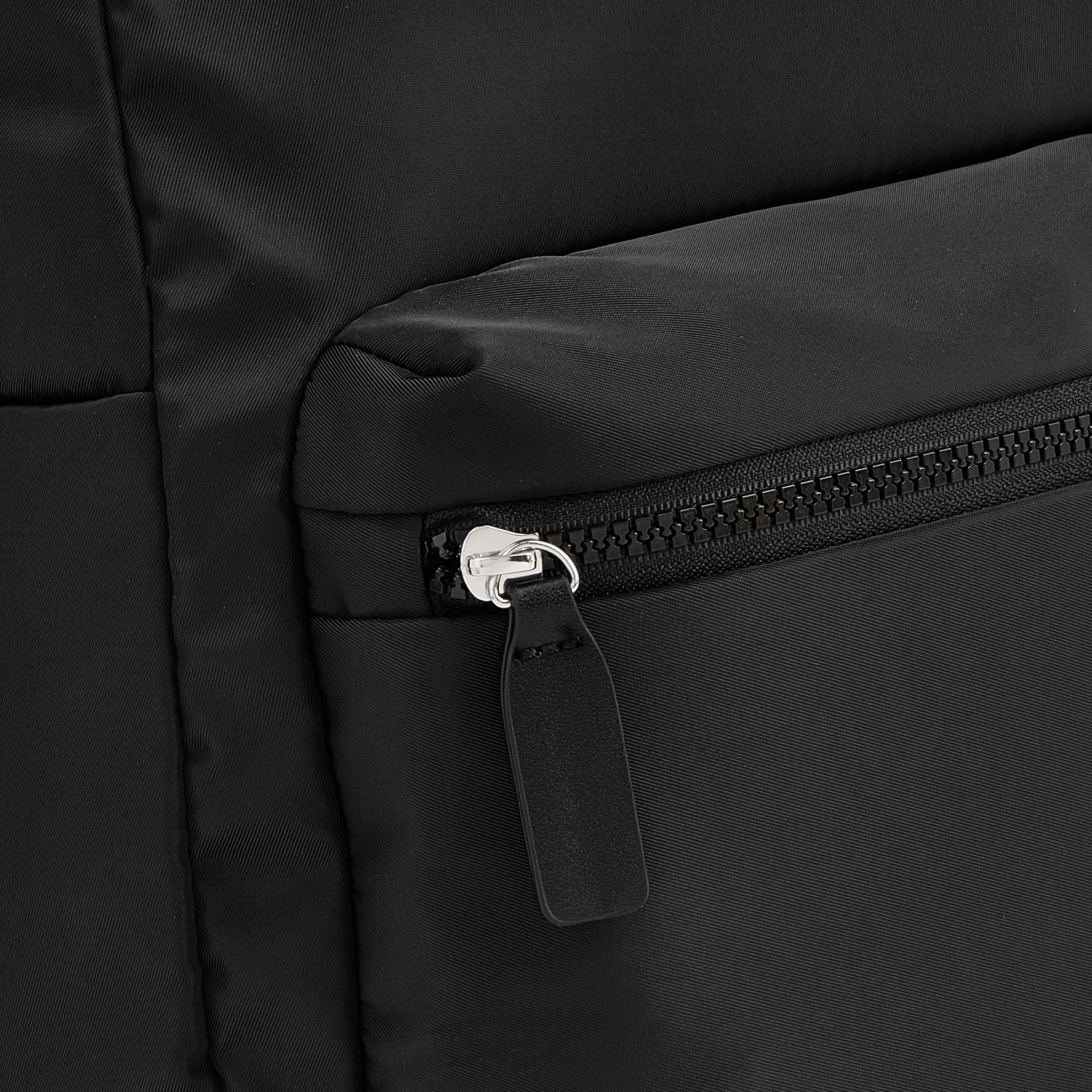 شنطة ظهر بطبعات شعار وجيب أمامي من لي كوبر-women-bagsandwallets-backpacks-image-3