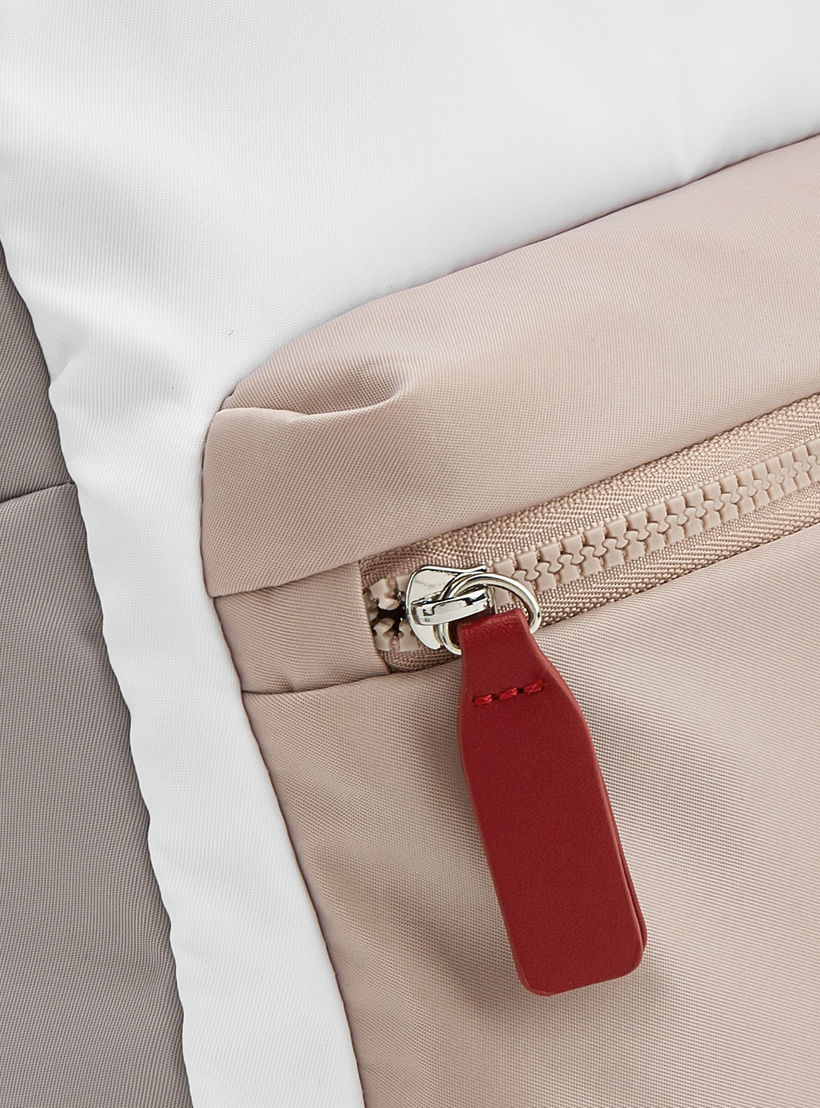شنطة ظهر بطبعات شعار وجيب أمامي من لي كوبر-women-bagsandwallets-backpacks-image-3