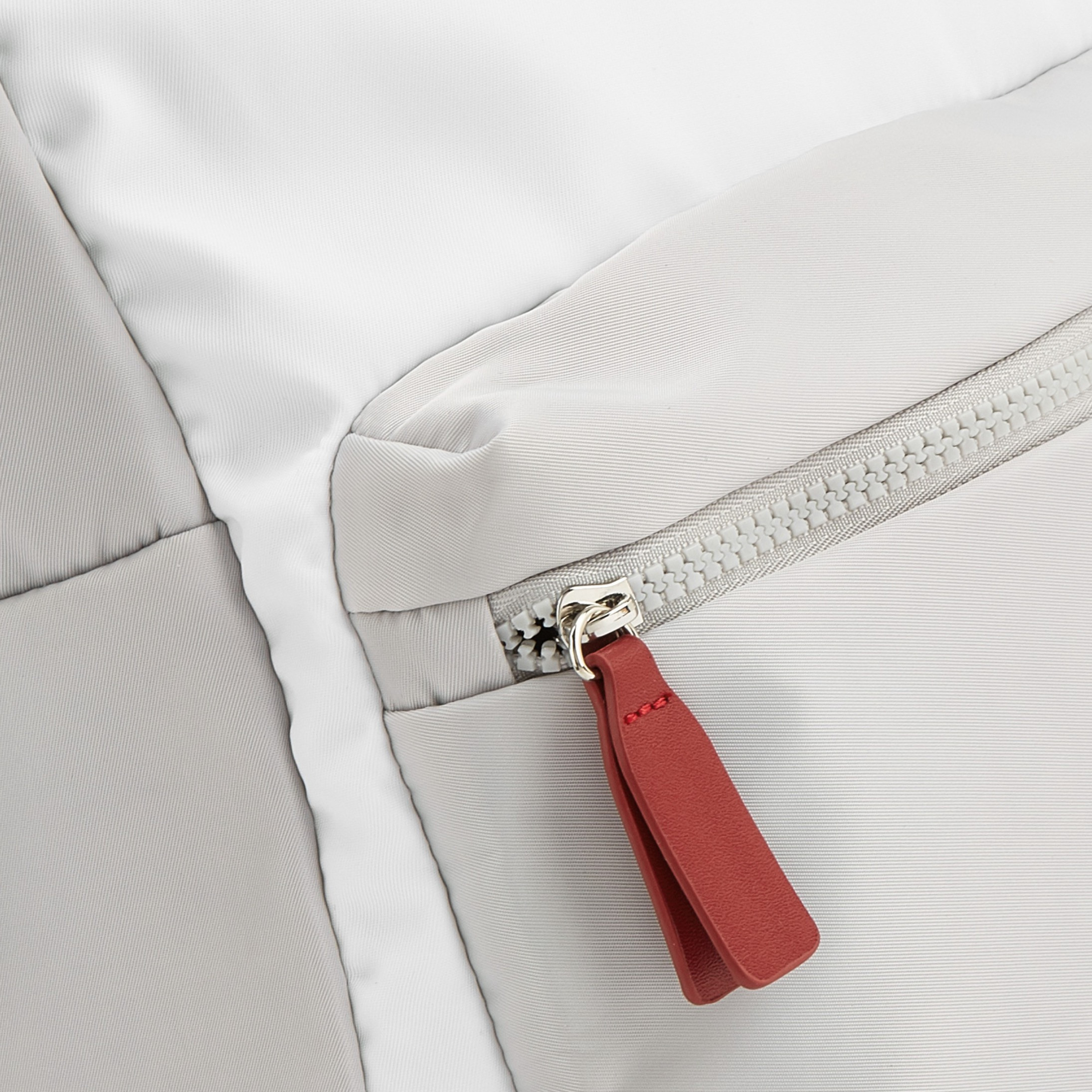 شنطة ظهر بطبعات شعار وجيب أمامي من لي كوبر-women-bagsandwallets-backpacks-image-3
