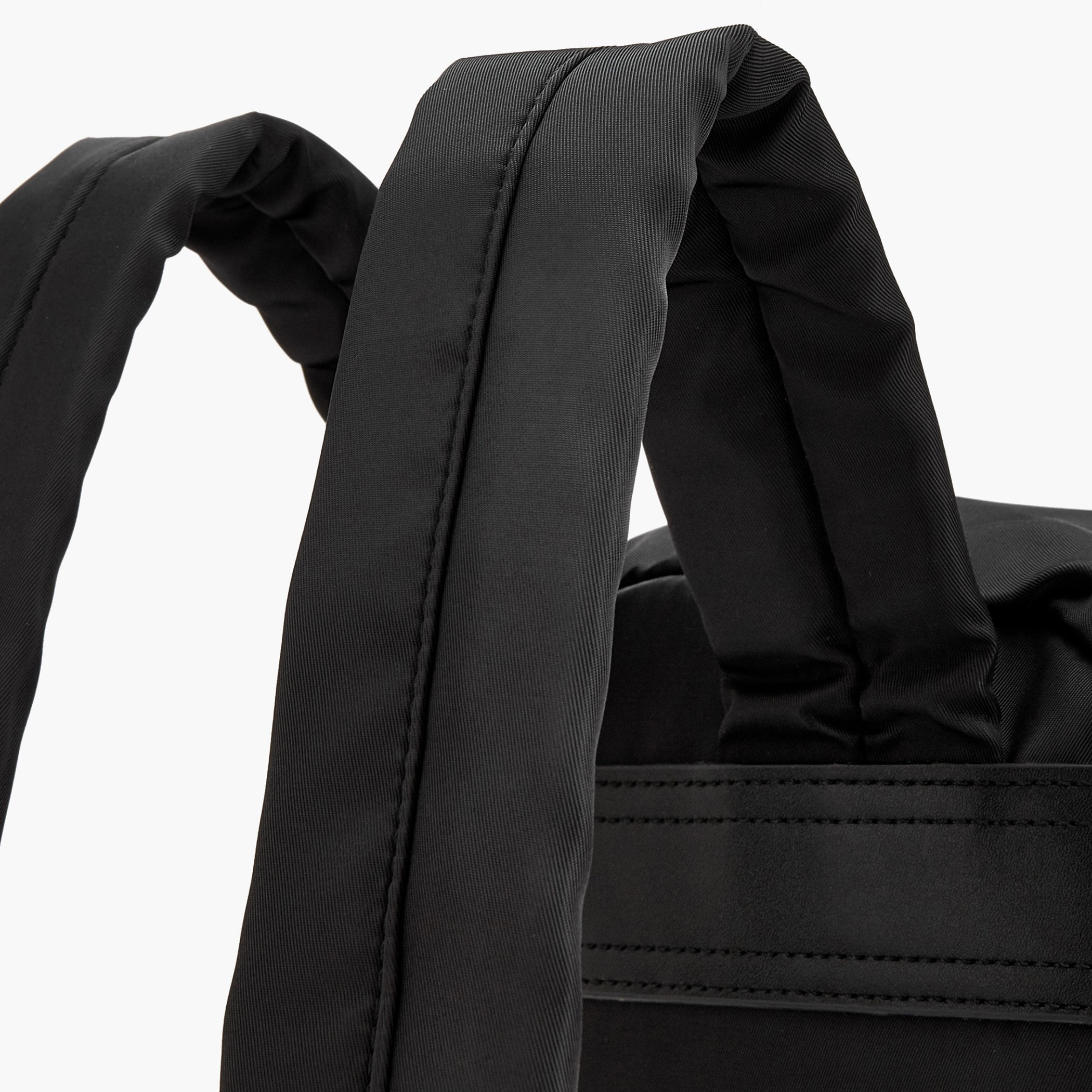 شنطة ظهر بأحزمة كتف مبطنة وطبعات شعار من لي كوبر-school-bagsandbackpacks-backpacks-image-2