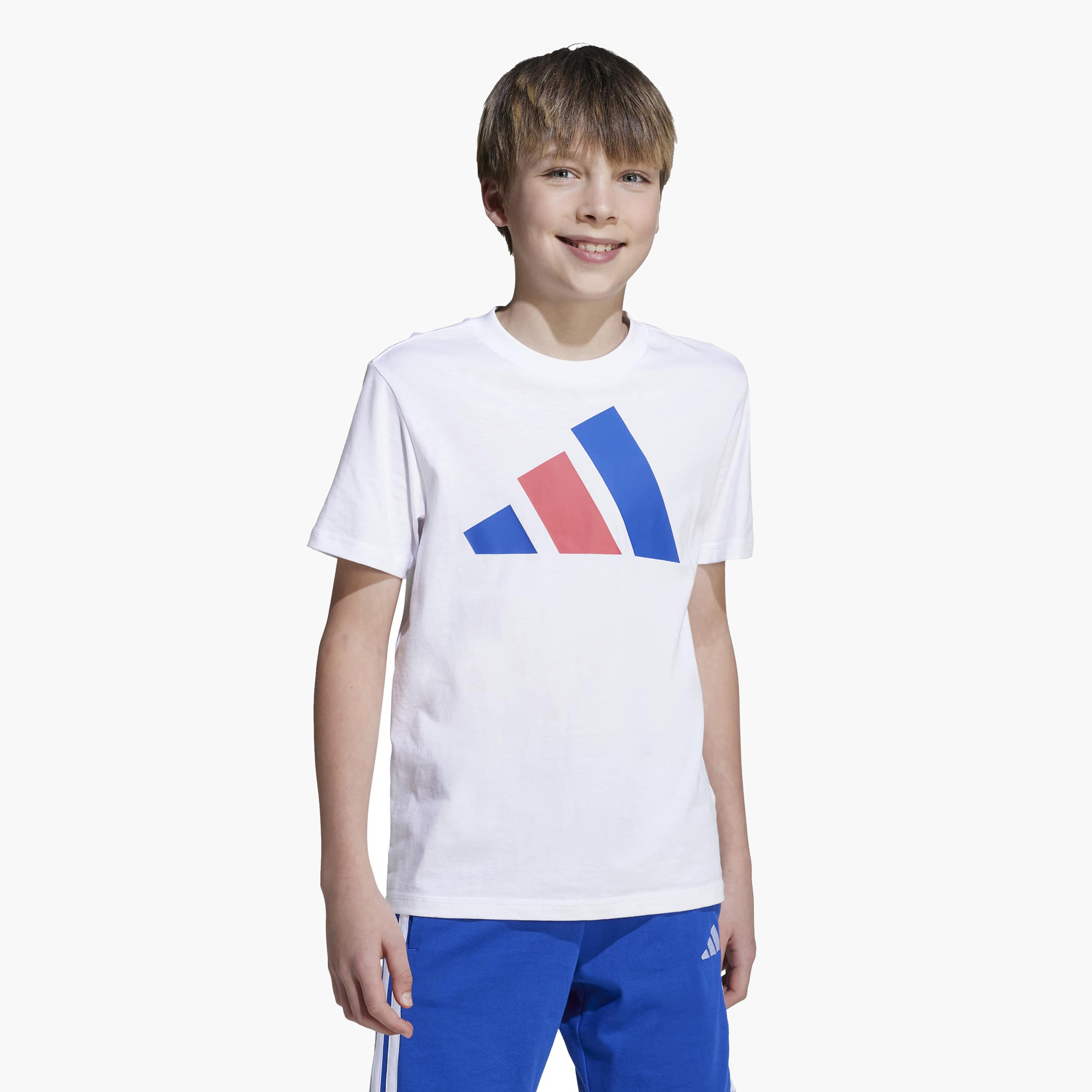 تيشيرت بياقة ضيقة وطبعات الشعار من أديداس-boys-clothing-sportswear-tops-image-8