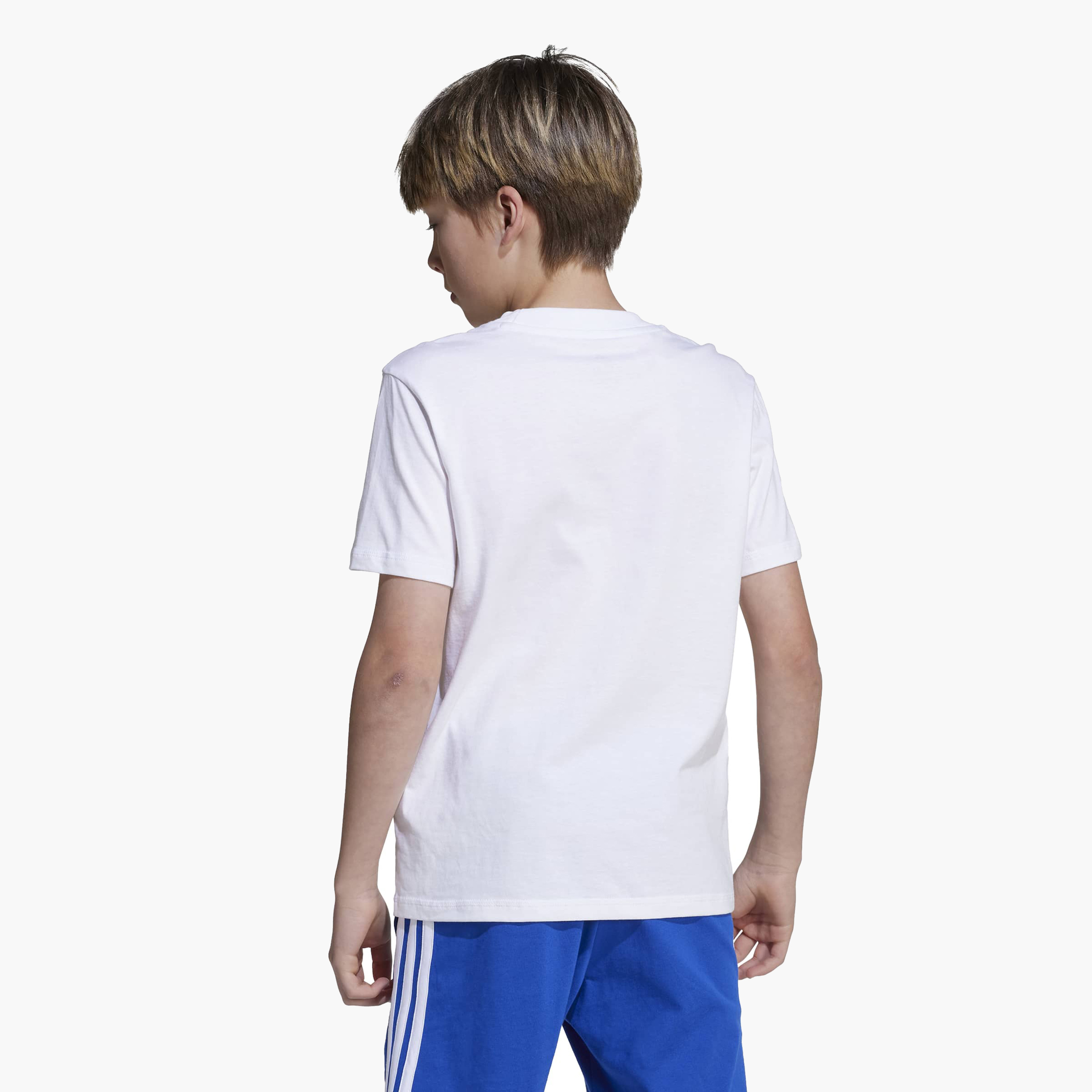 تيشيرت بياقة ضيقة وطبعات الشعار من أديداس-boys-clothing-sportswear-tops-image-7