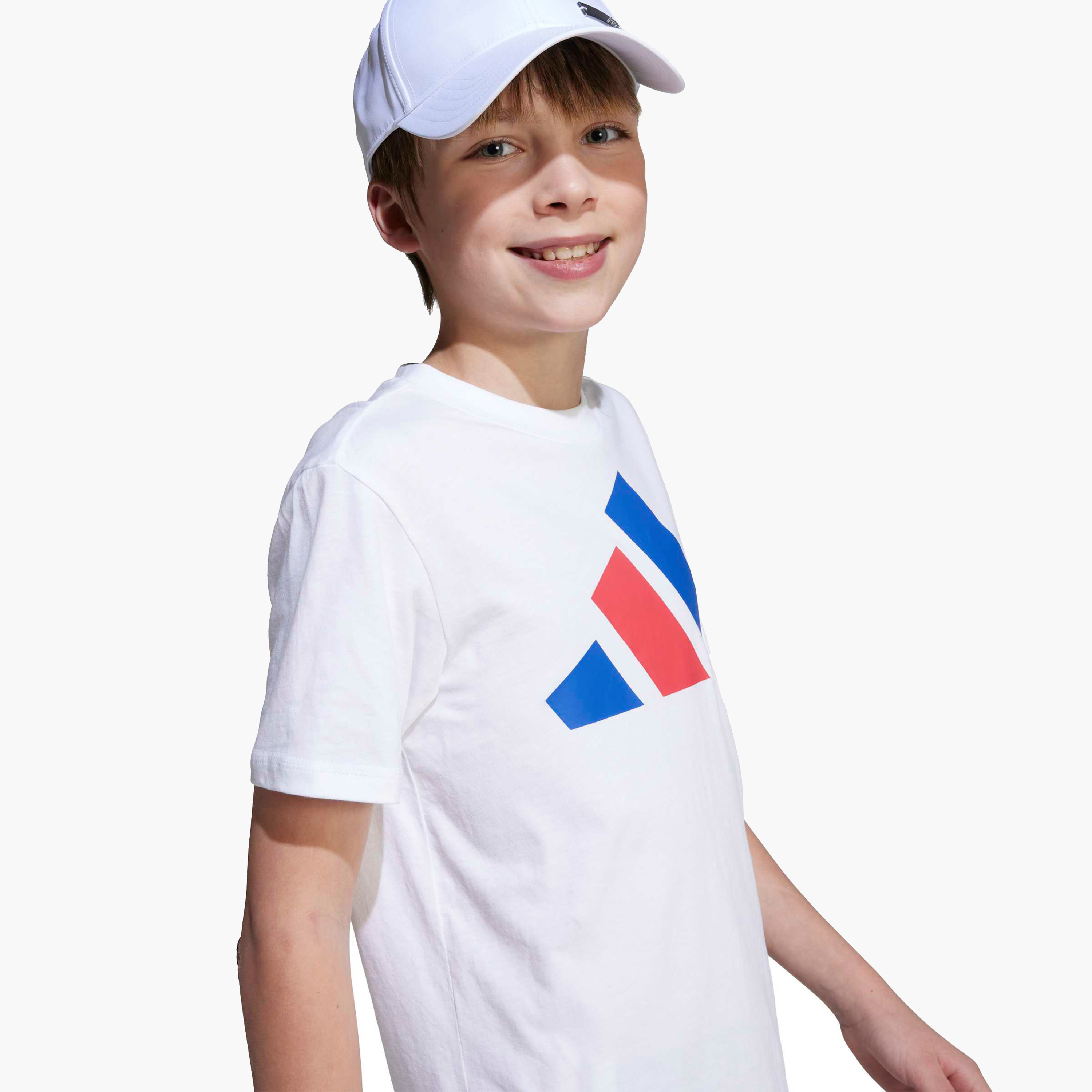تيشيرت بياقة ضيقة وطبعات الشعار من أديداس-boys-clothing-sportswear-tops-image-4