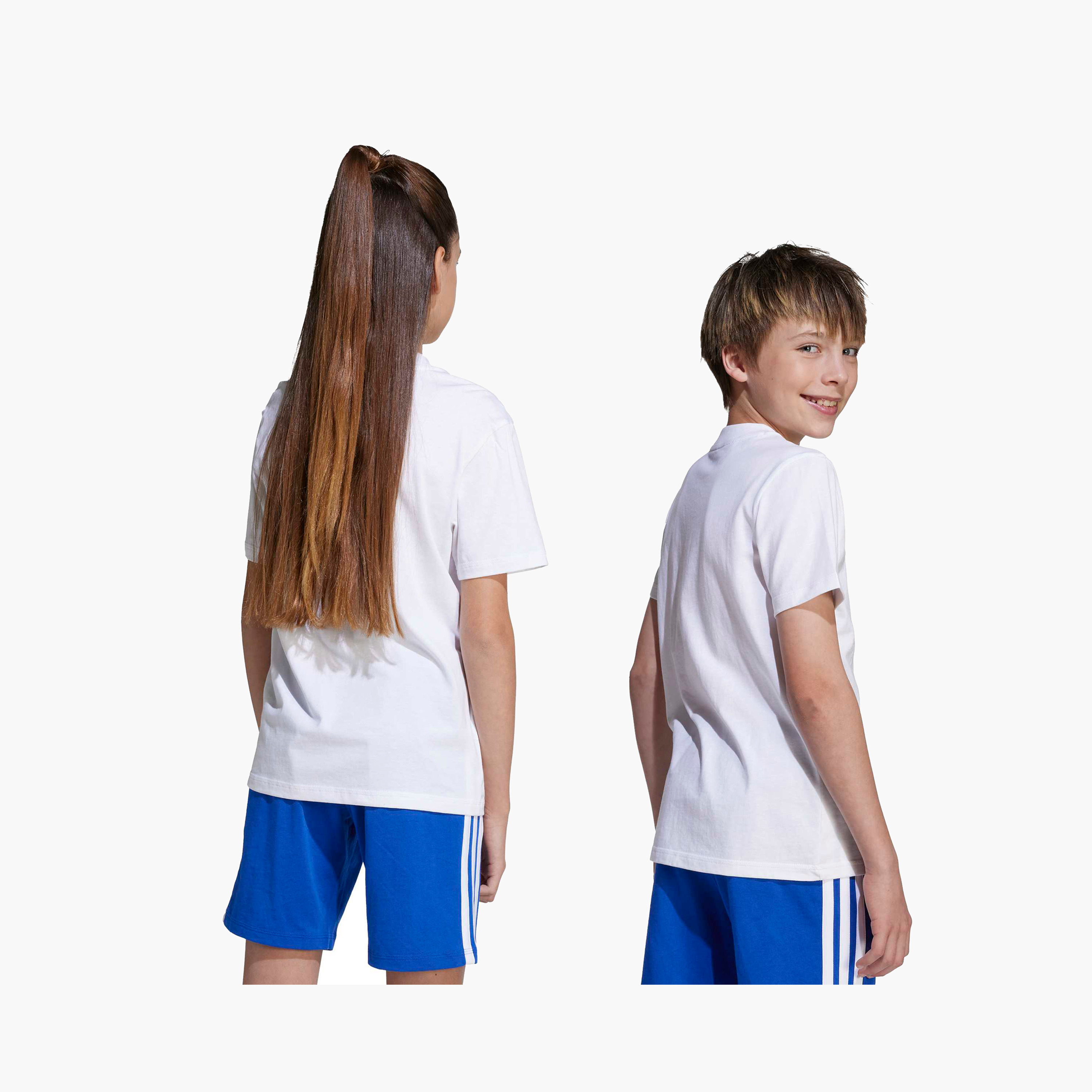 تيشيرت بياقة ضيقة وطبعات الشعار من أديداس-boys-clothing-sportswear-tops-image-3