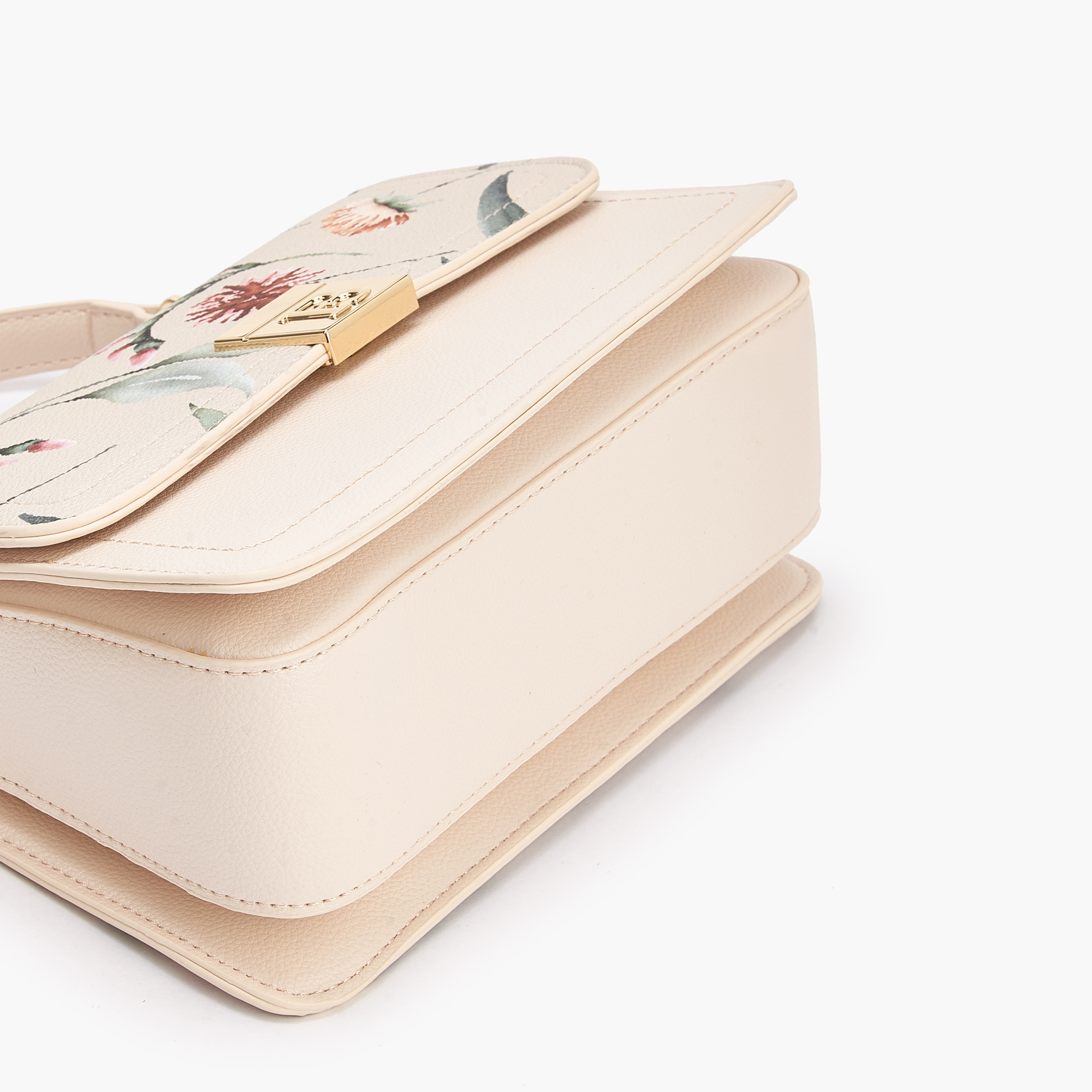 شنطة كروس بودي بطبعات أزهار وحزام قابل للتعديل من فلورا بيلا-women-bagsandwallets-handbags-image-6