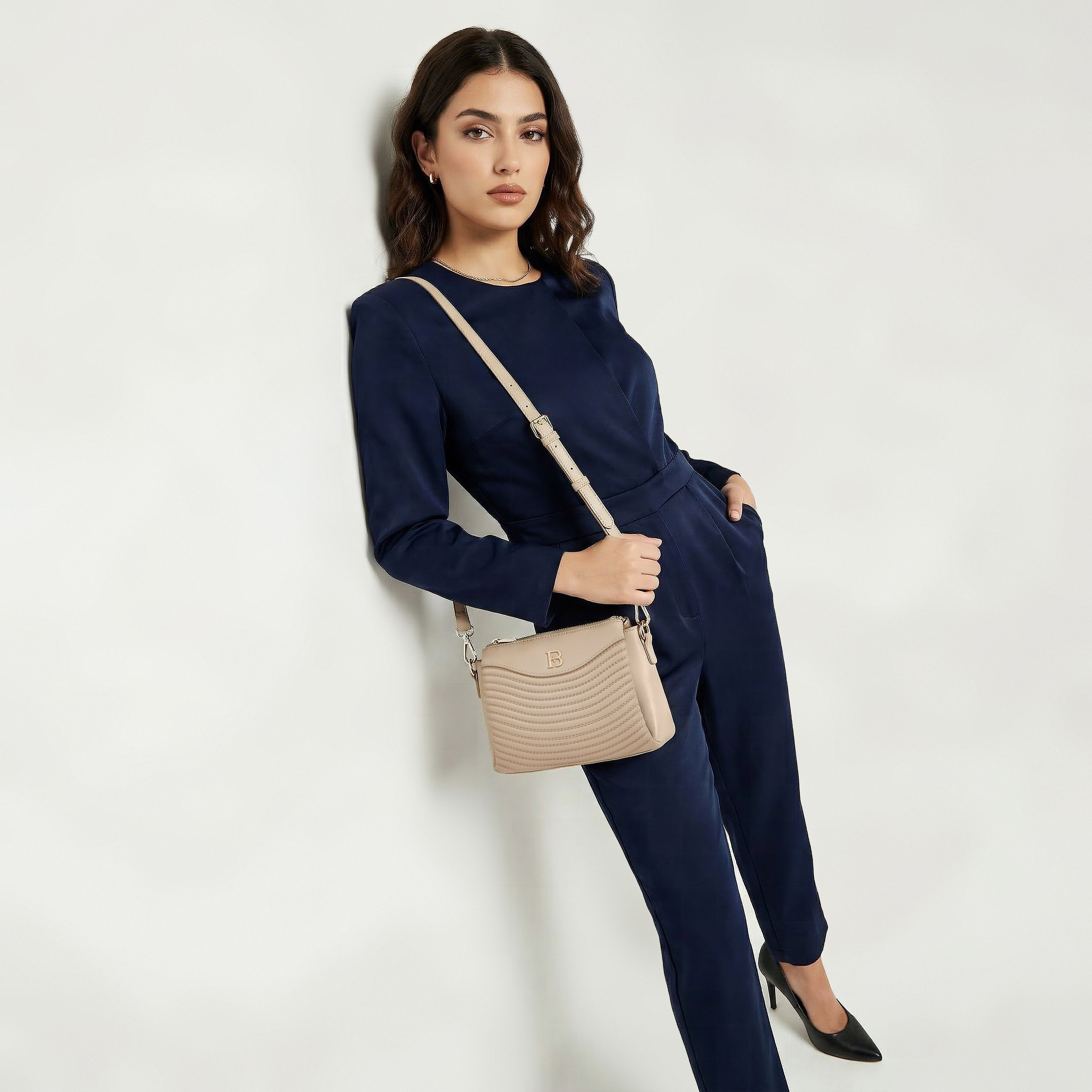 شنطة كروس بودي مبطنة بإغلاق بسحّاب من فلورا بيلا-women-bagsandwallets-handbags-image-2