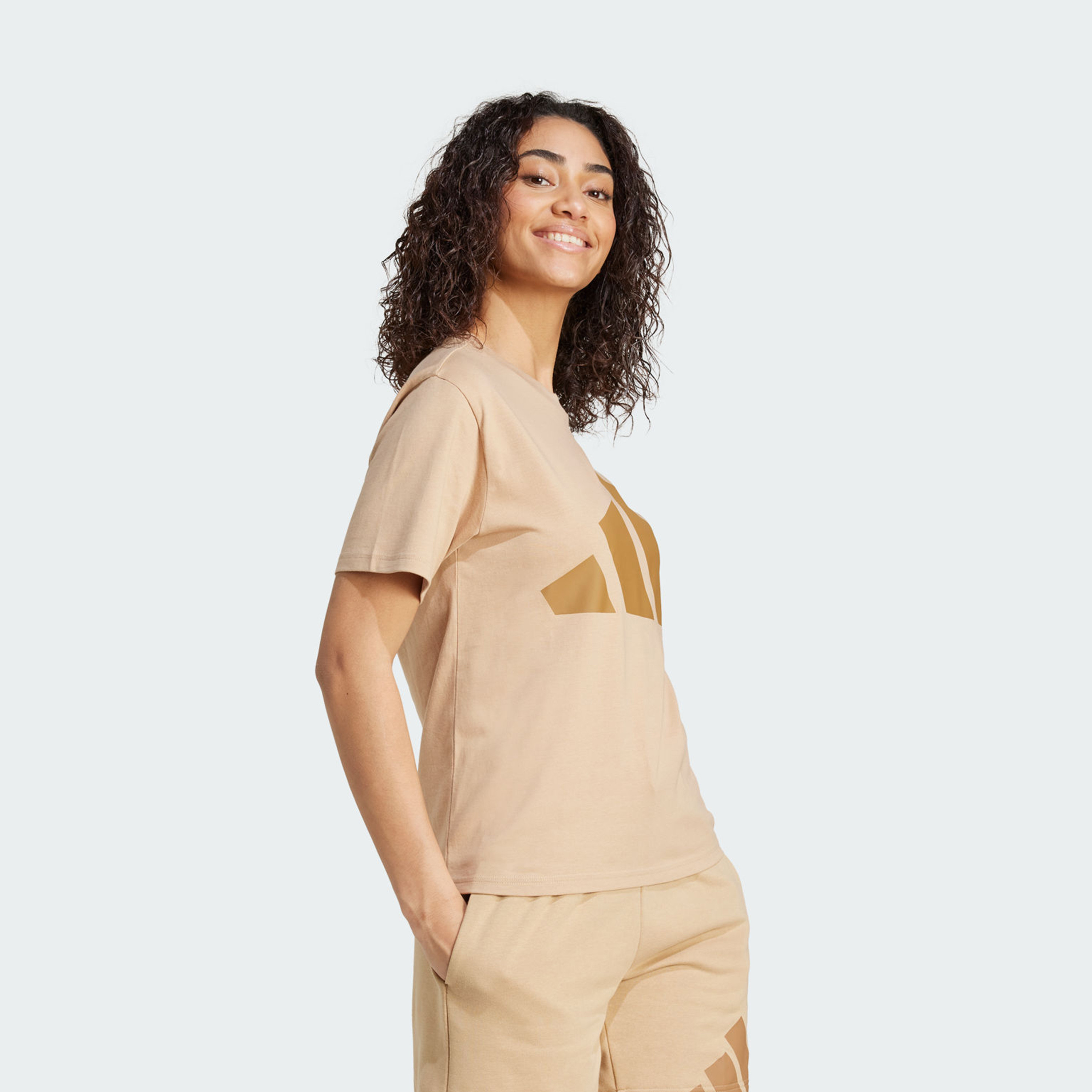 أديداس - تيشيرت إسينشالز النسائي القطني بشعار كبير | OE-sports-women-clothing-tshirtsandvests-image-8