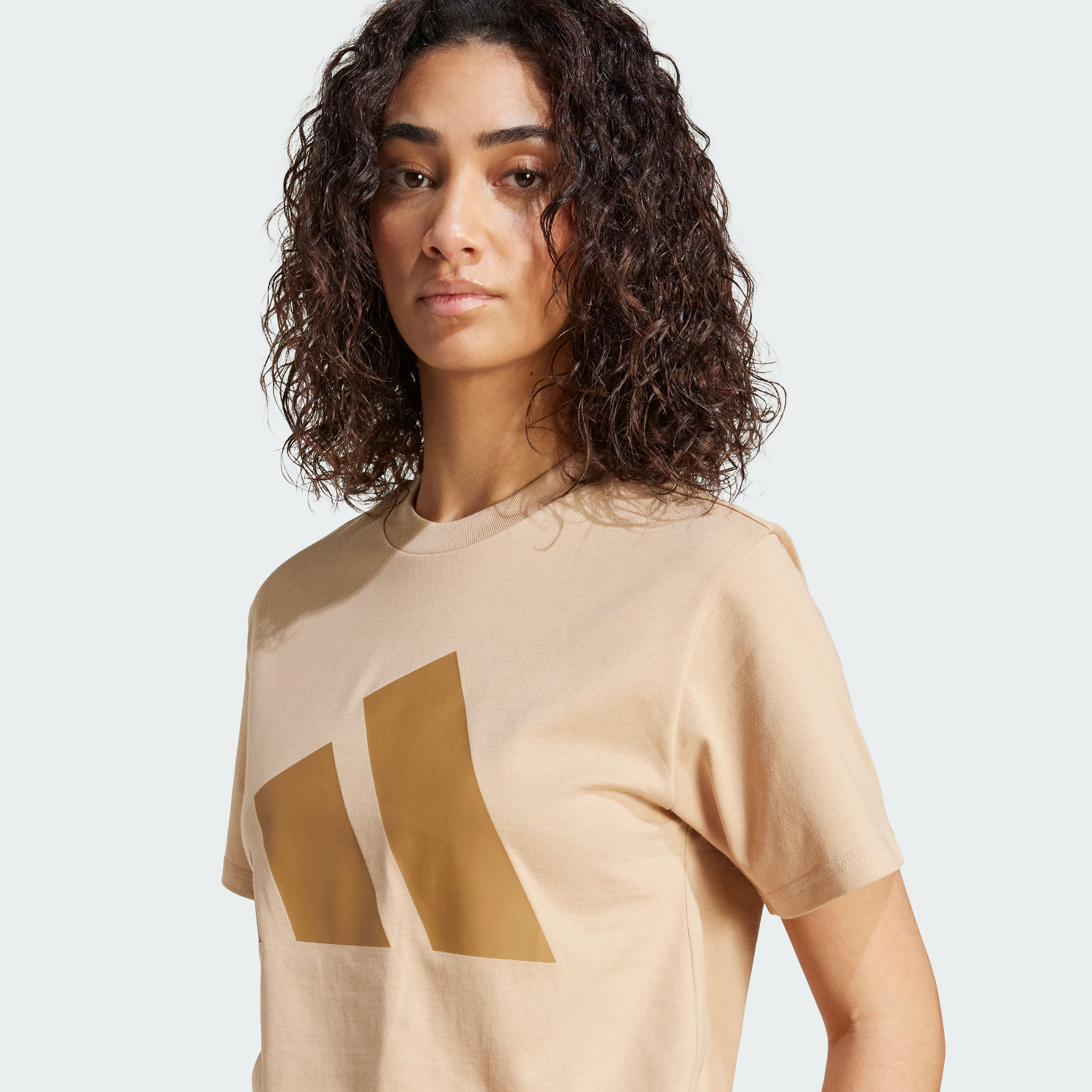 أديداس - تيشيرت إسينشالز النسائي القطني بشعار كبير | OE-sports-women-clothing-tshirtsandvests-image-10