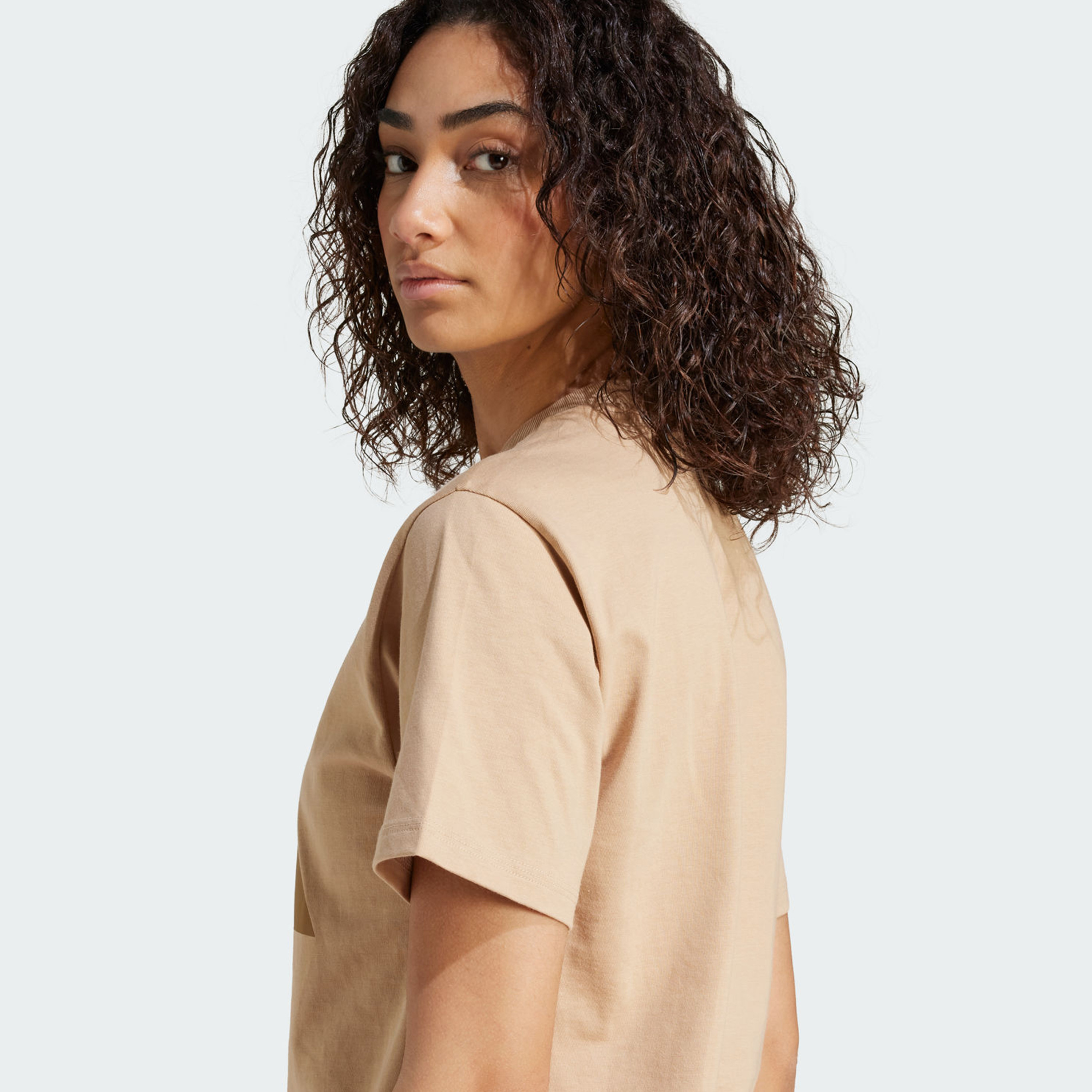 أديداس - تيشيرت إسينشالز النسائي القطني بشعار كبير | OE-sports-women-clothing-tshirtsandvests-image-11