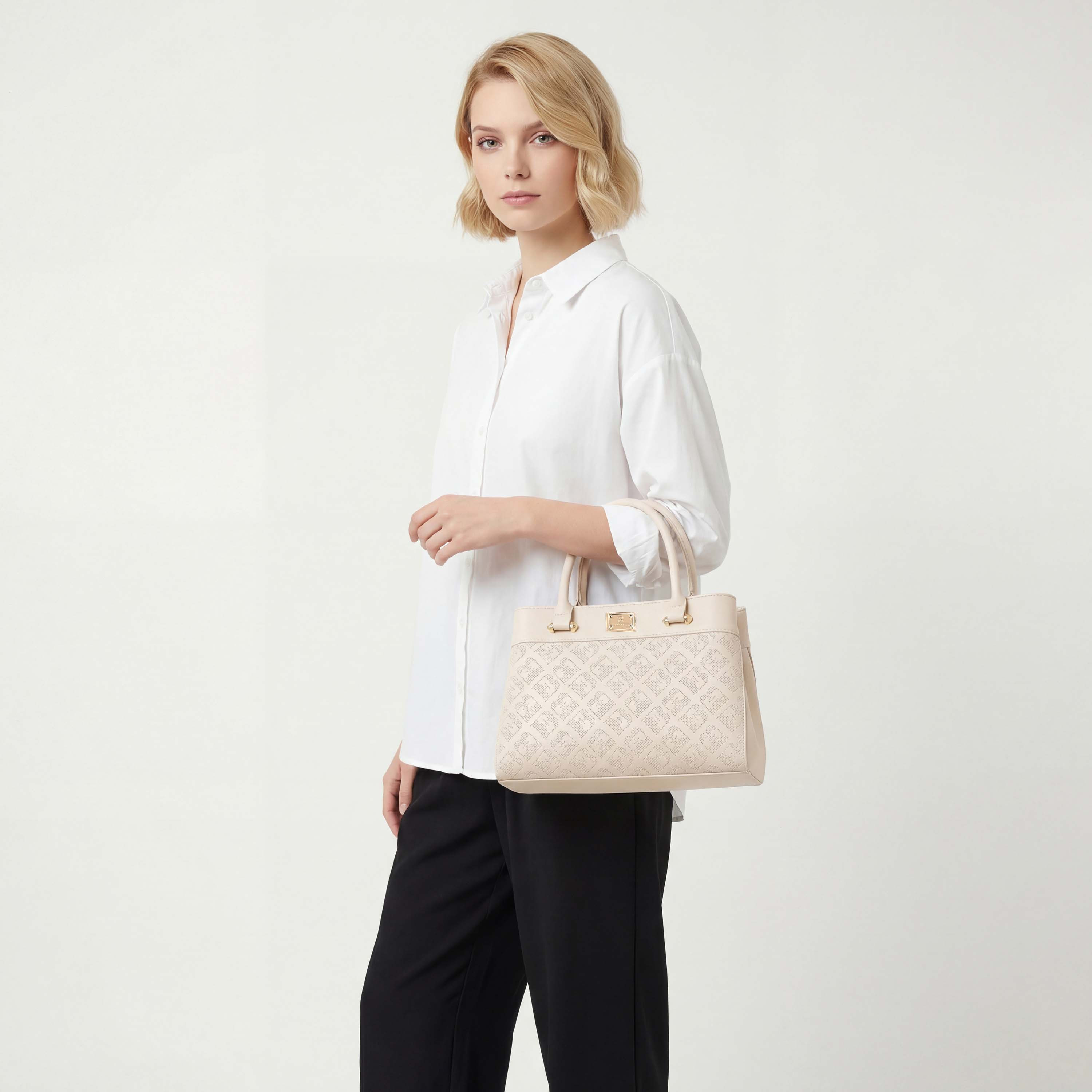 شنطة توتي مفرّغة بالليزر مع حزام قابل للفصل من فلورا بيلا-women-bagsandwallets-handbags-image-2