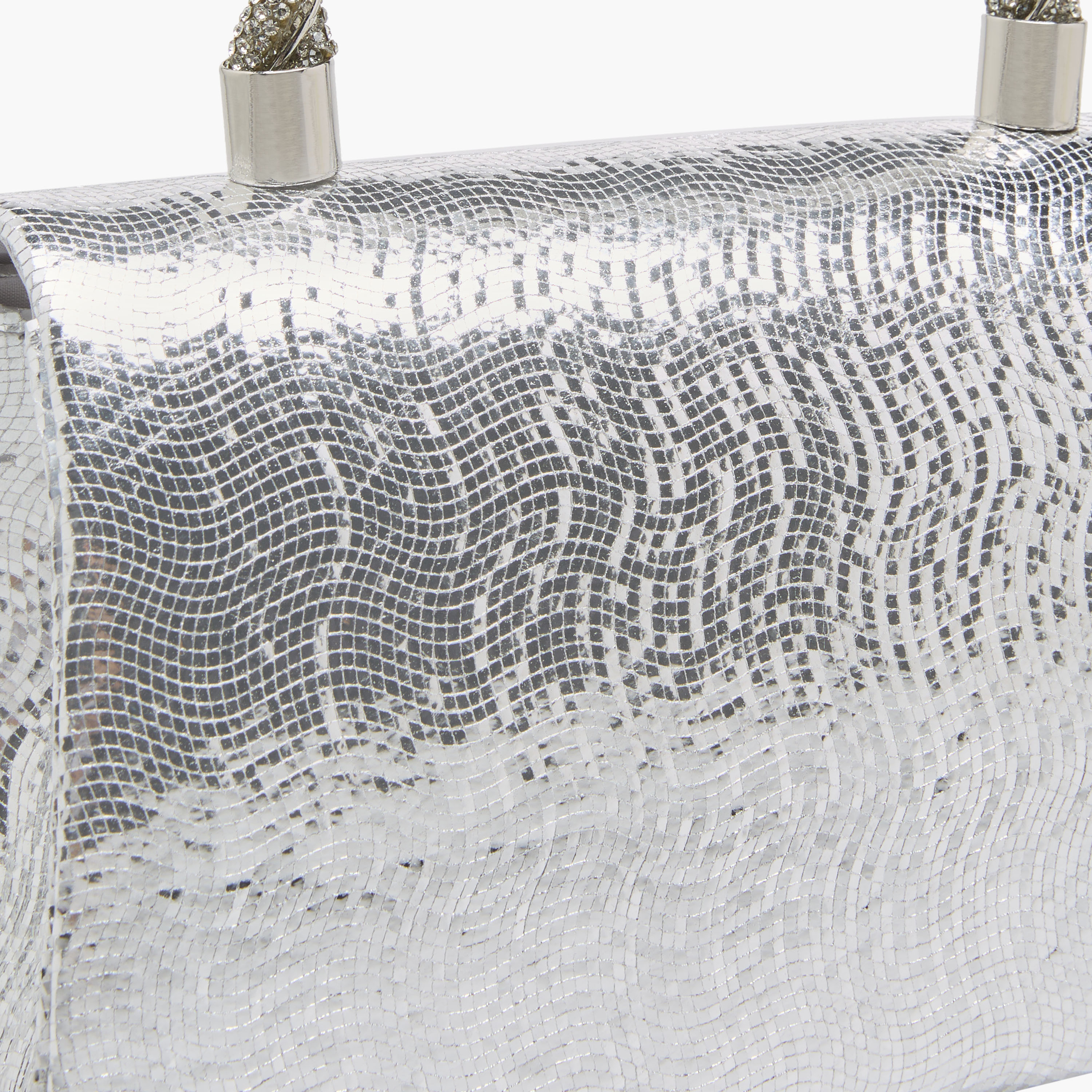 شنطة ساتشيل بارزة الملمس بزر إغلاق من فلورا بيلا-women-bagsandwallets-handbags-image-7