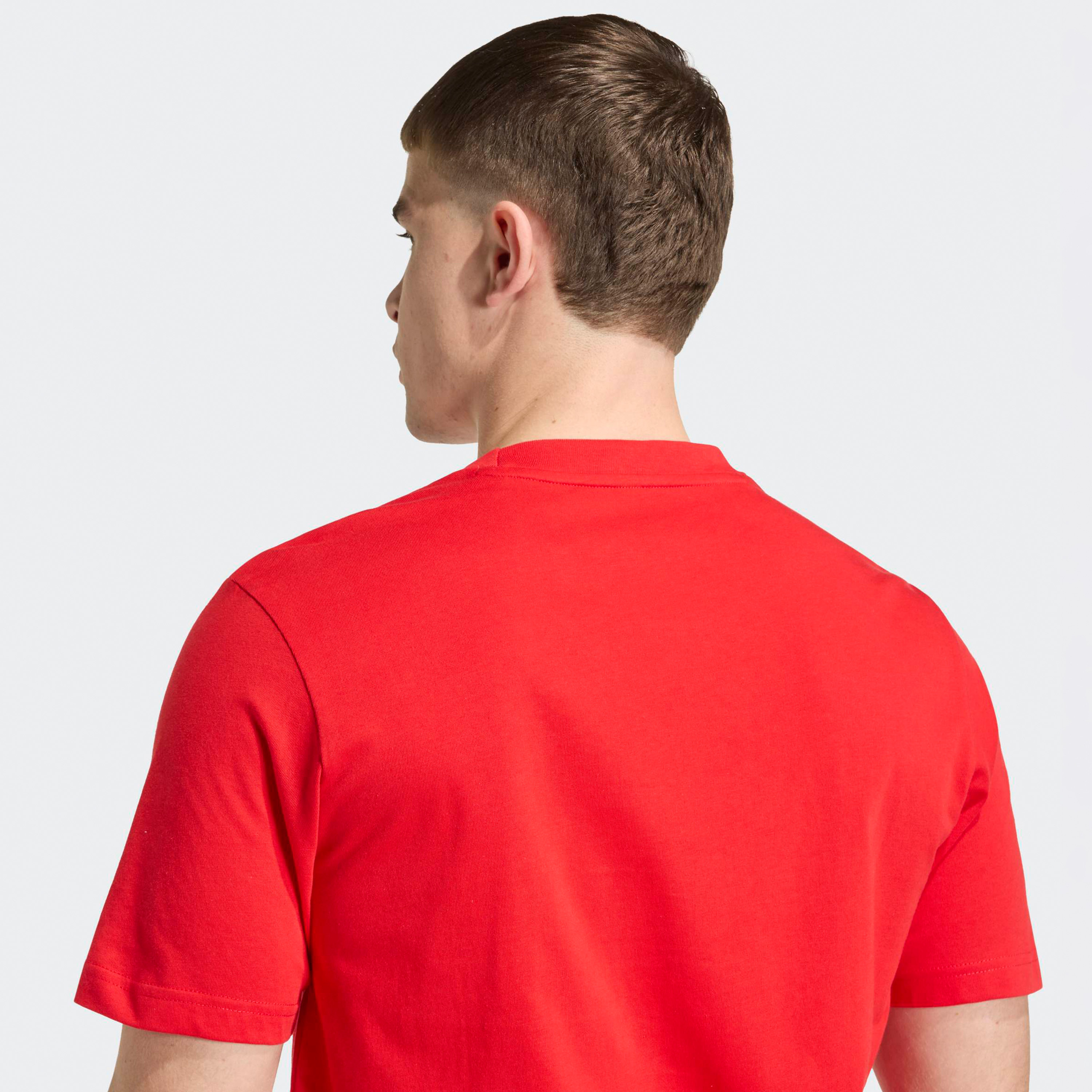 اديداس - تيشيرت المنتخب الاسباني للرجال – كم قصير-men-clothing-sportswearandactivewear-tshirtsandpolos-image-4