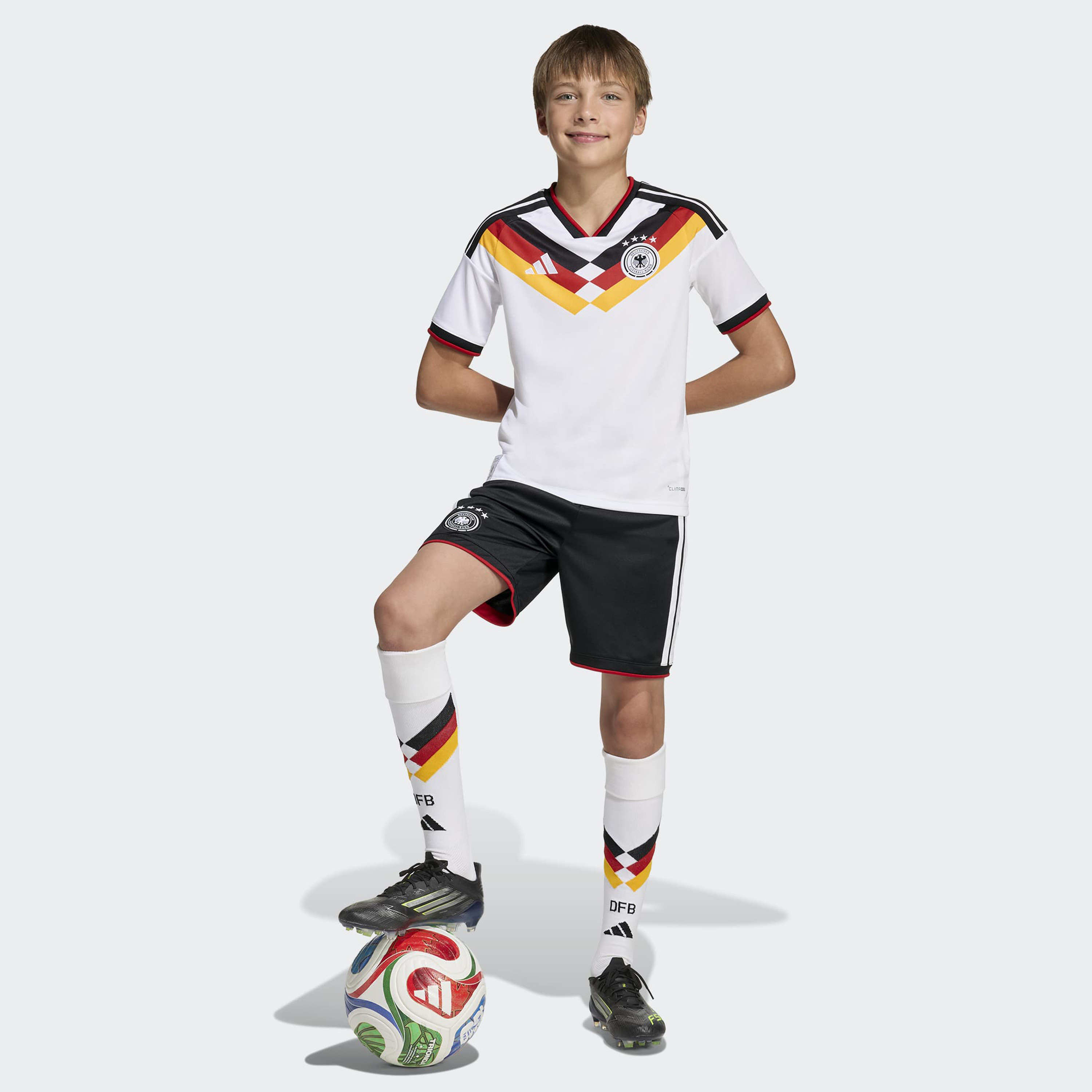 اديداس - قميص منتخب ألمانيا الأساسي للأولاد لكأس العالم FIFA 2026-boys-clothing-sportswear-tops-image-2