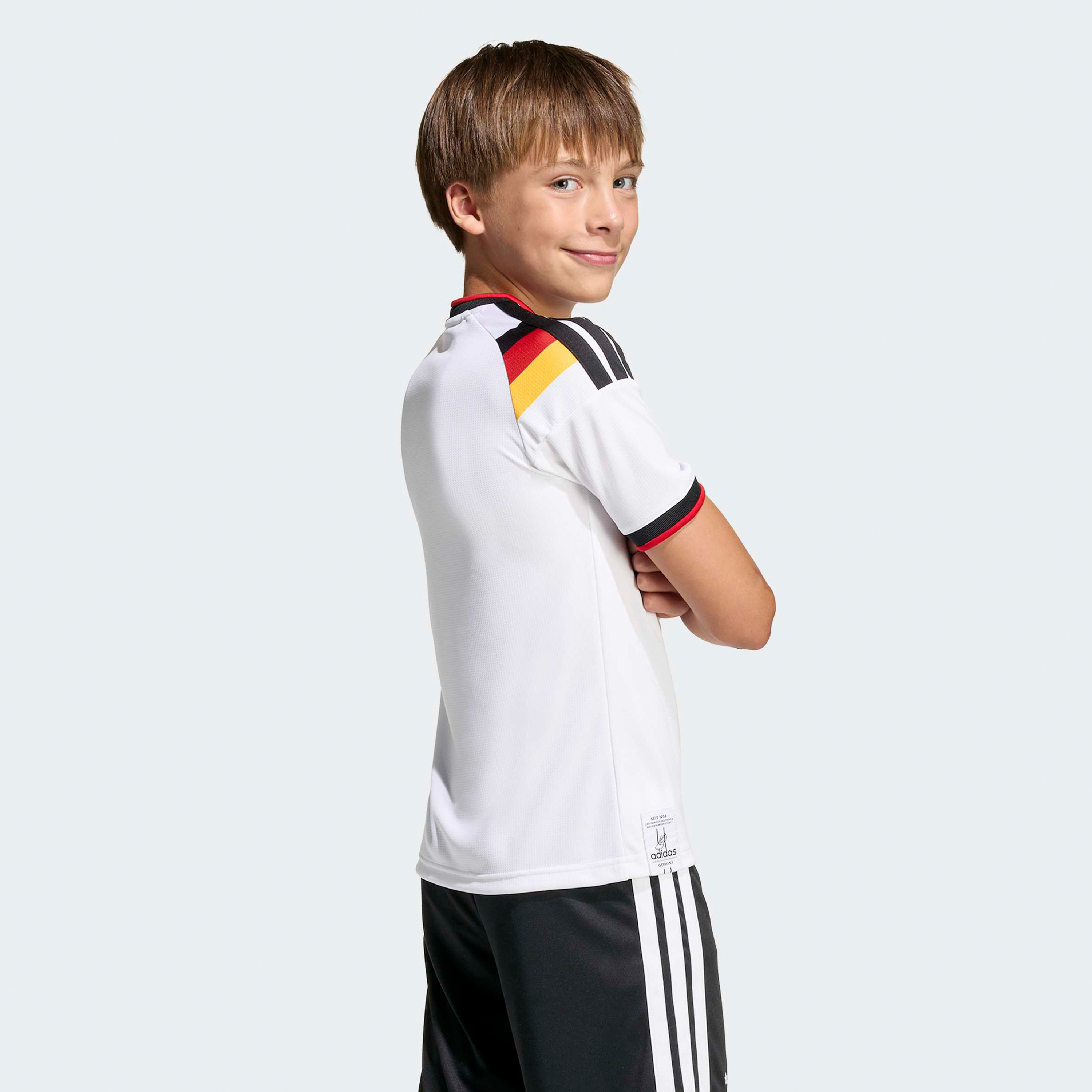 اديداس - قميص منتخب ألمانيا الأساسي للأولاد لكأس العالم FIFA 2026-boys-clothing-sportswear-tops-image-5