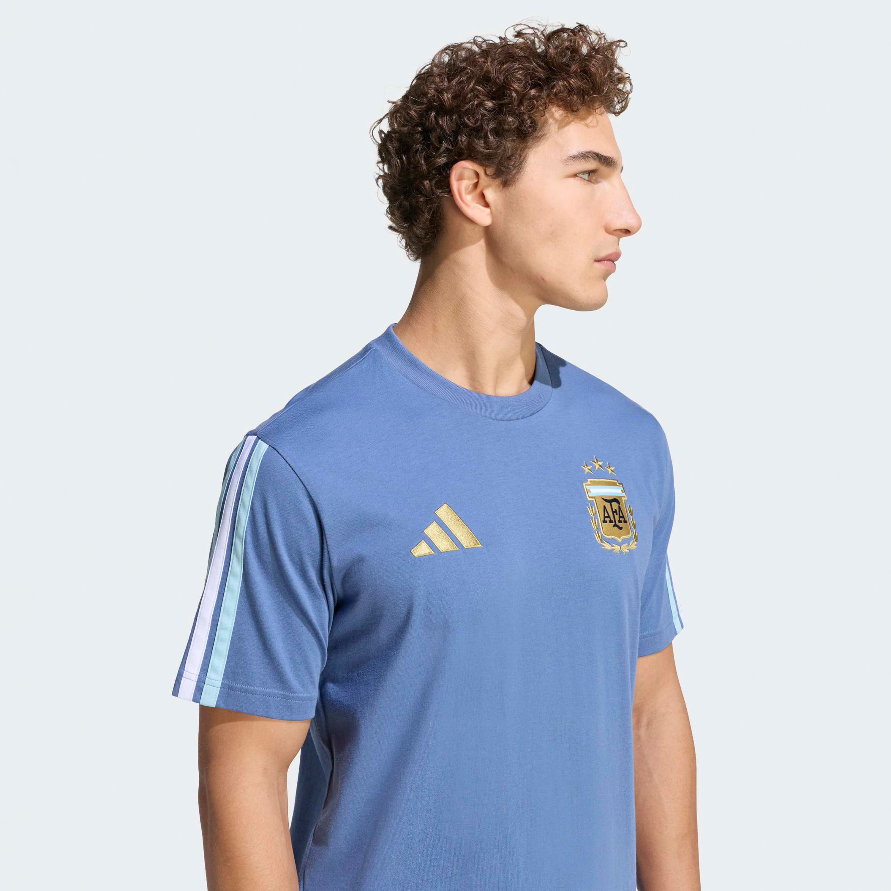 اديداس - تيشيرت المنتخب الارجنتيني للرجال – كم قصير-men-clothing-sportswearandactivewear-tshirtsandpolos-image-3