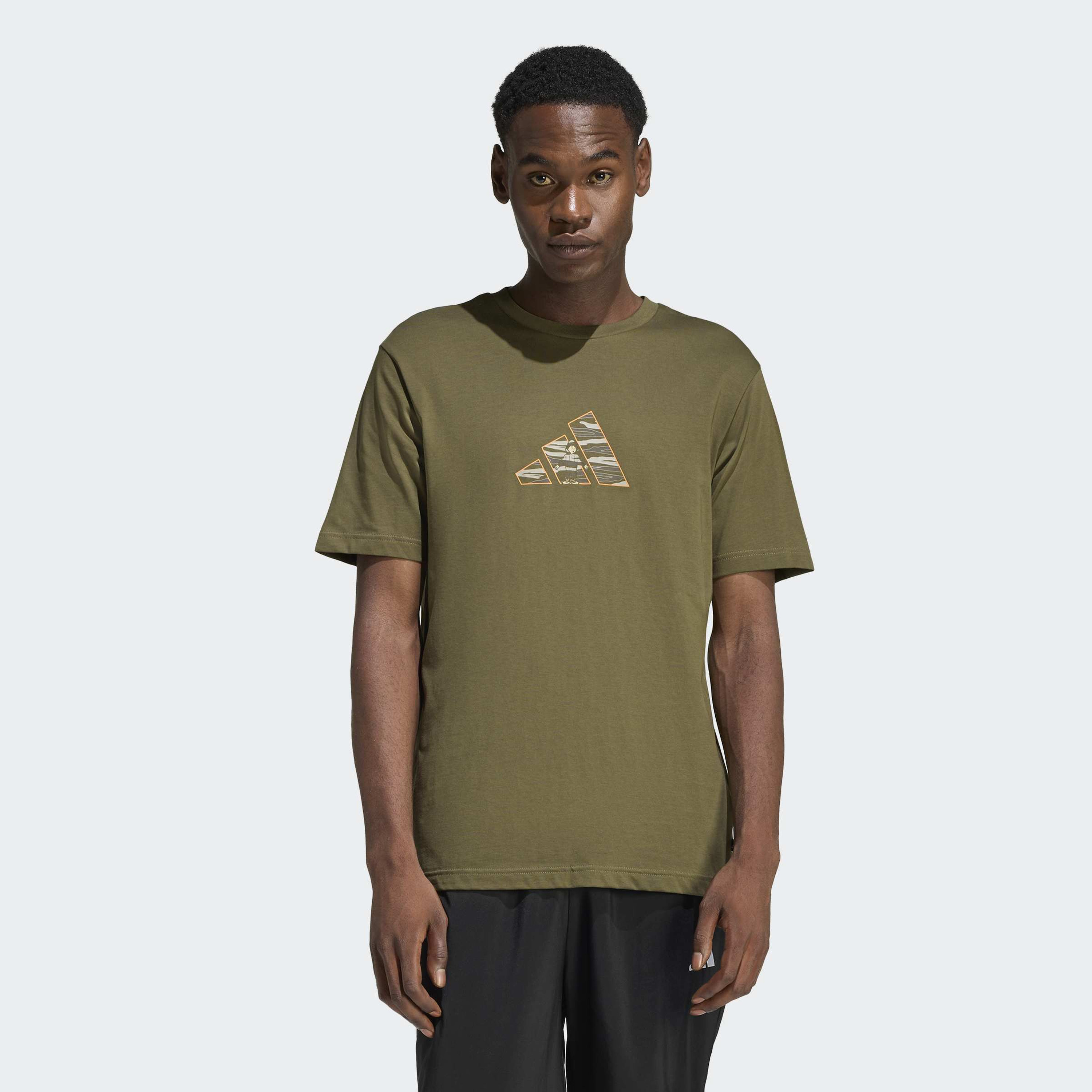 اديداس - تيشيرت رجالي بأكمام قصيرة برسومات مموهة للمستكشفين-men-clothing-sportswearandactivewear-tshirtsandpolos-image-14
