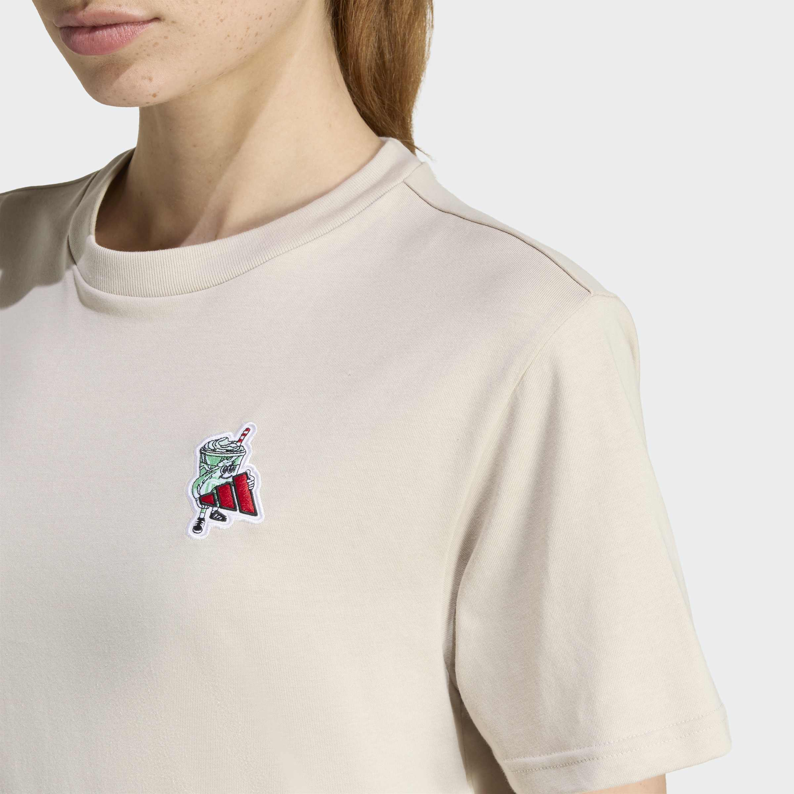 اديداس - تيشيرت نسائي رياضي ناعم بأكمام قصيرة مزين برسومات-sports-women-clothing-tshirtsandvests-image-12