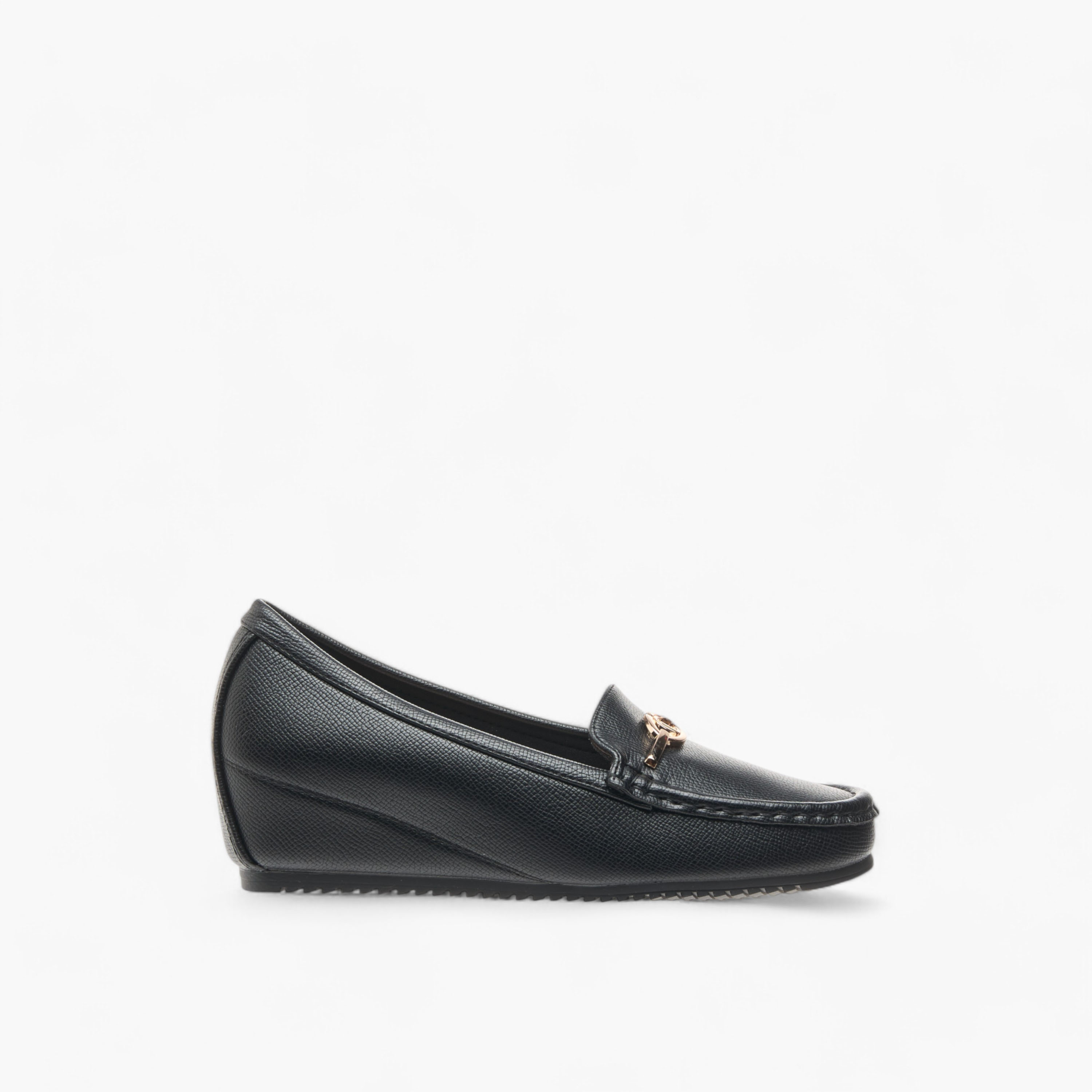حذاء سهل الارتداء مريح بزينة معدنية وكعب ويدج من لو كونفورت-women-shoes-loafersandmoccasins-image-3