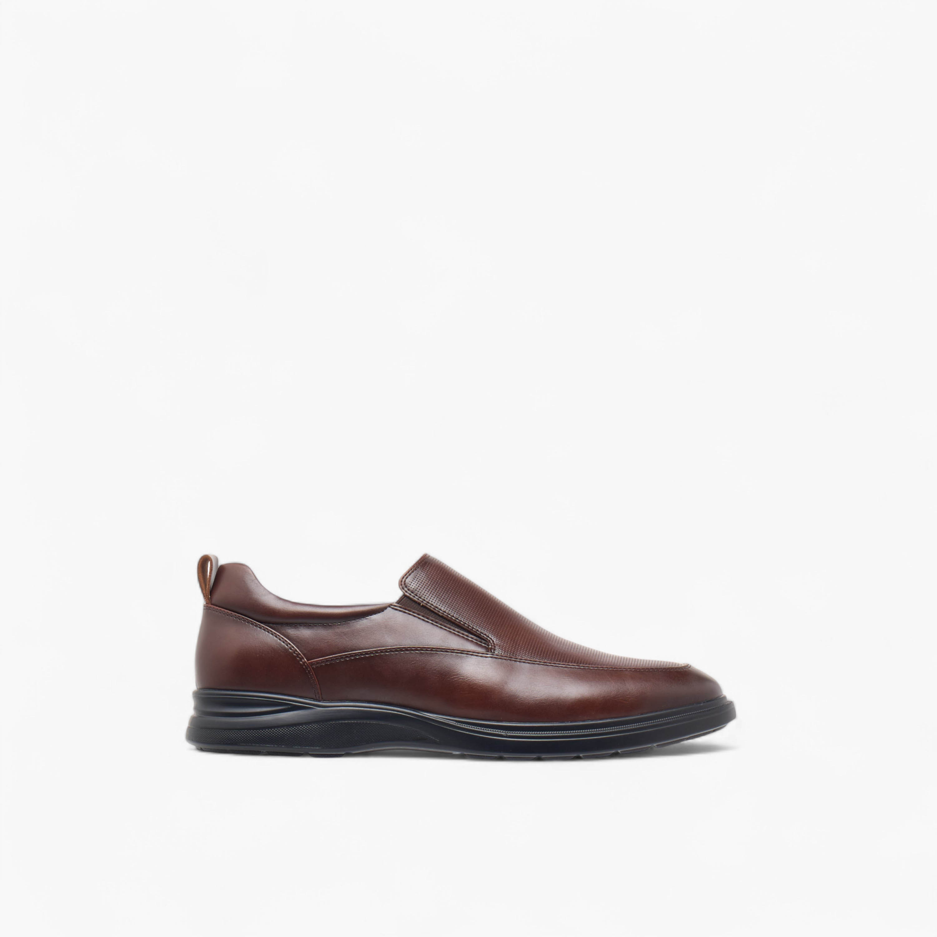 حذاء لوفر بارز الملمس سهل الارتداء من لو كونفورت-men-shoes-formalshoes-image-3