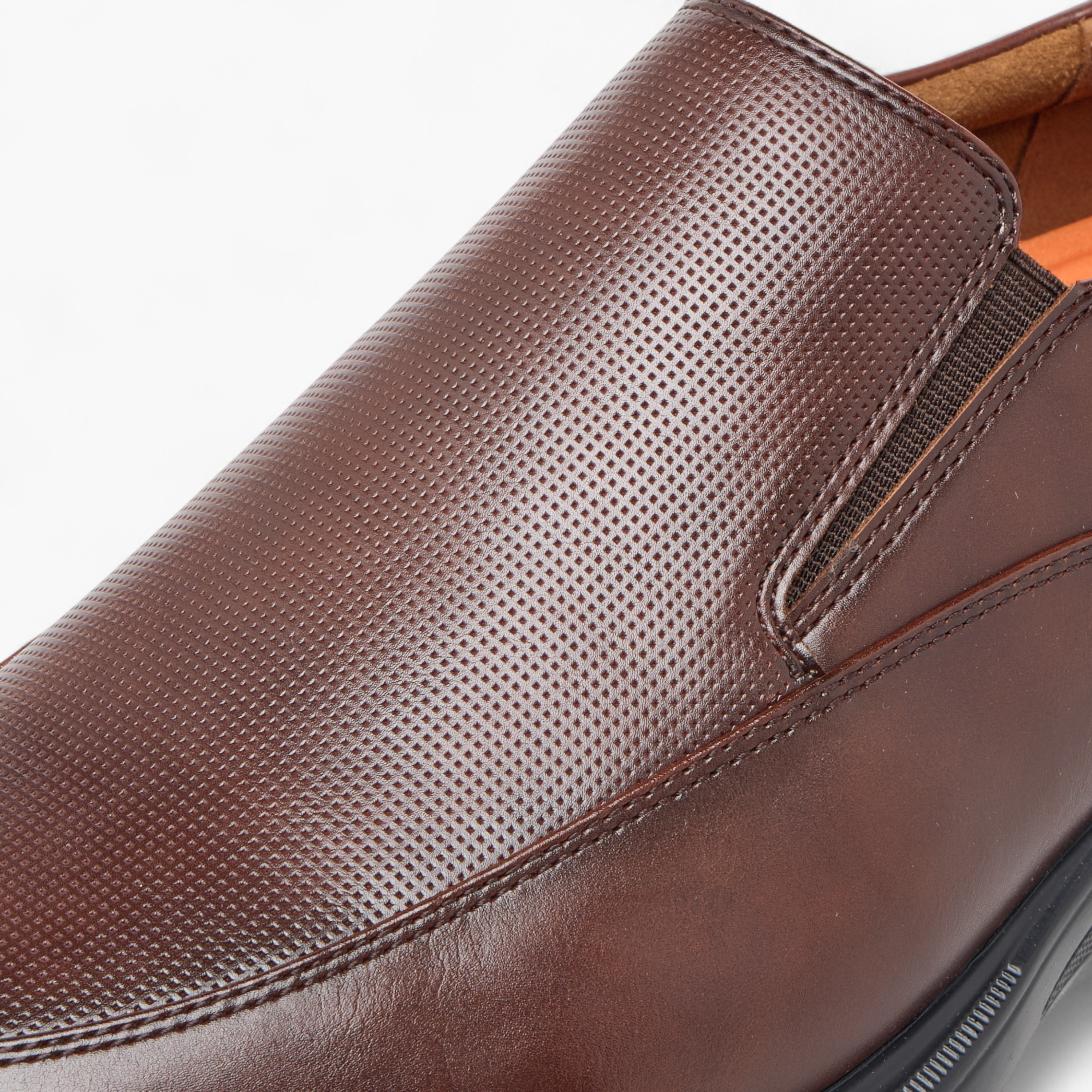 حذاء لوفر بارز الملمس سهل الارتداء من لو كونفورت-men-shoes-formalshoes-image-4