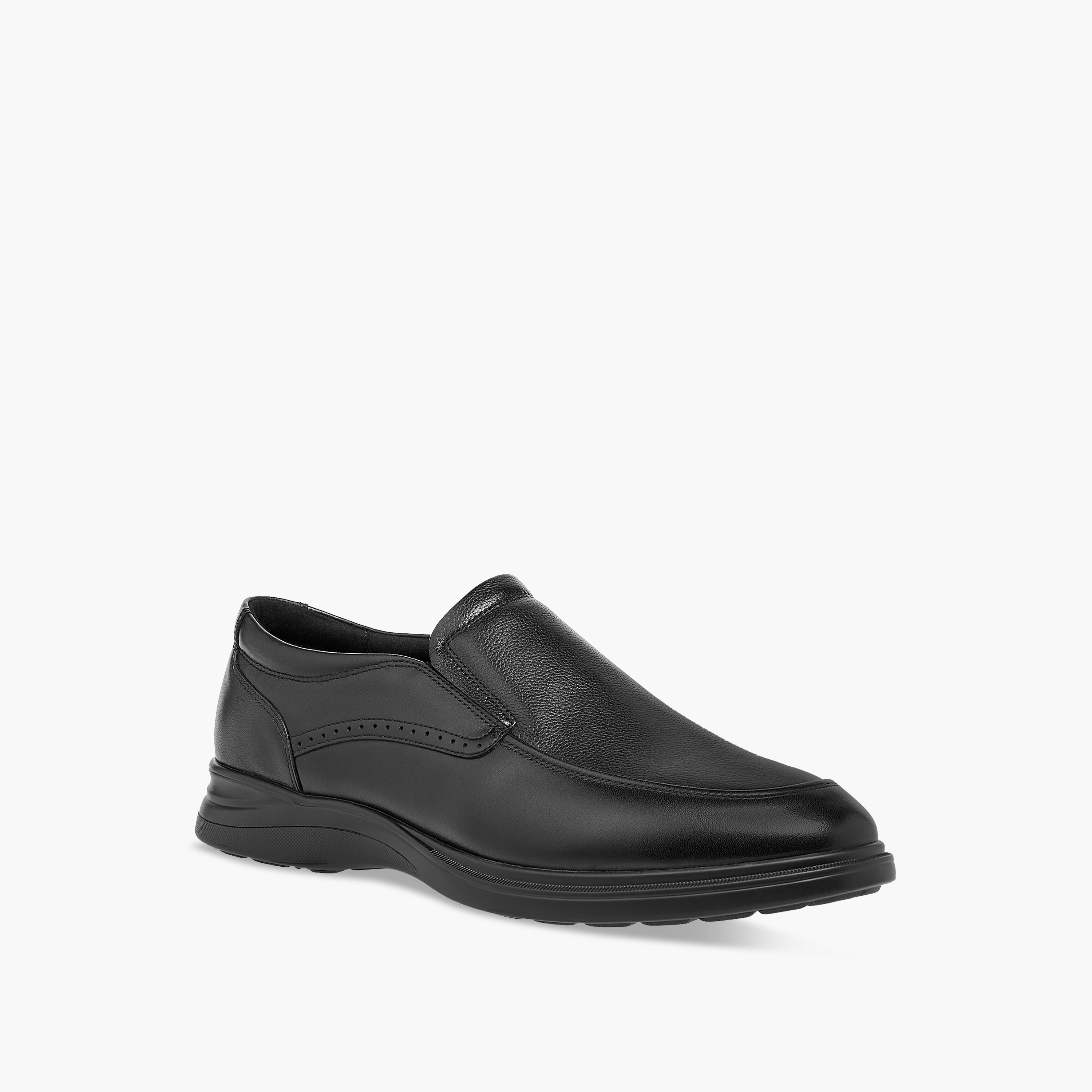 Le Confort Leather Textured Slip-On Loafers-men-shoes-loafersandmoccasins-image-3