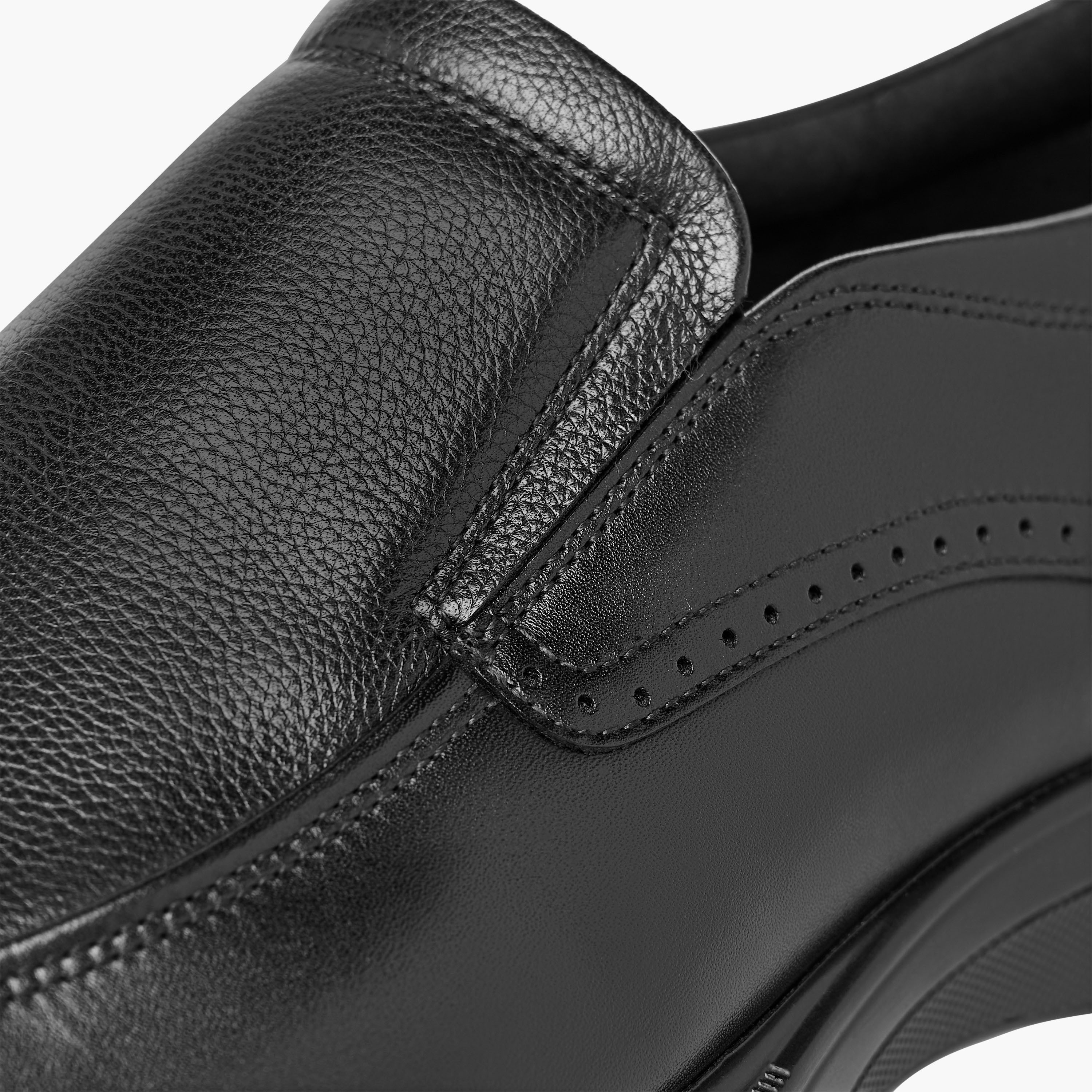 Le Confort Leather Textured Slip-On Loafers-men-shoes-loafersandmoccasins-image-5