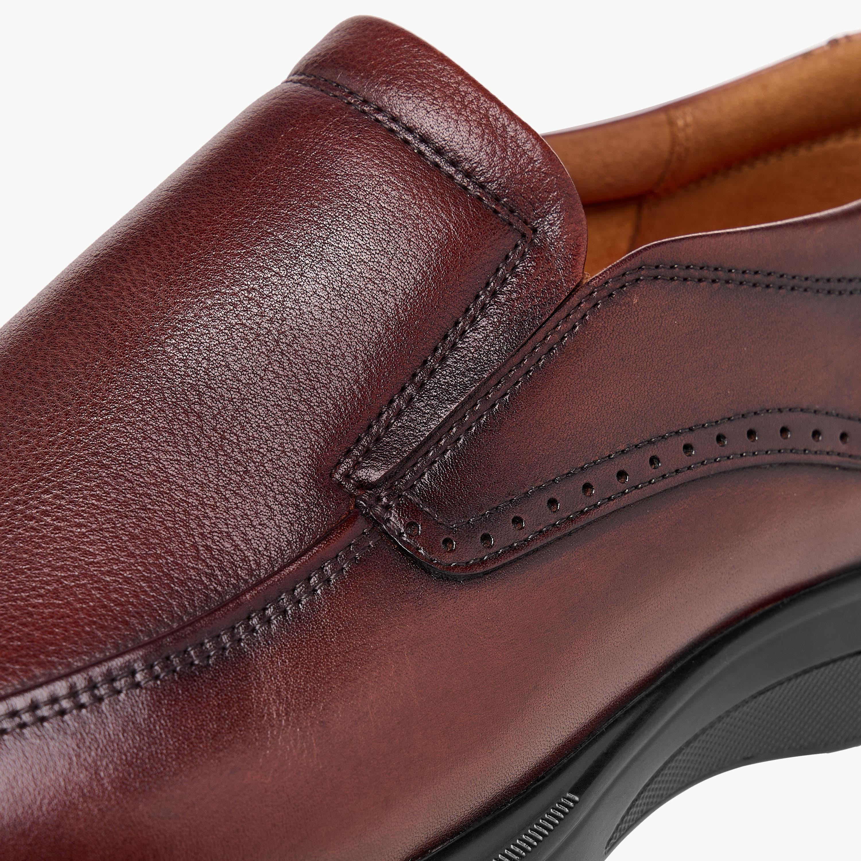 Le Confort Leather Textured Slip-On Loafers-men-shoes-loafersandmoccasins-image-4