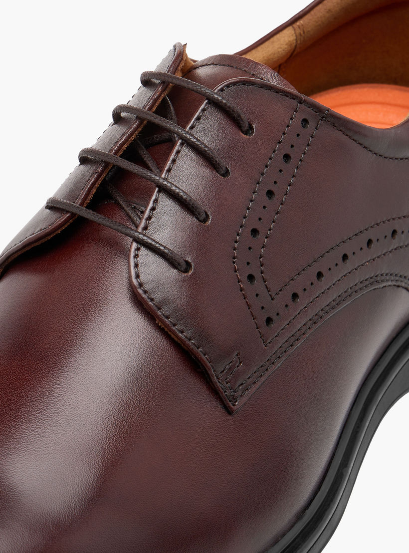 حذاء ديربي جلد سادة برباط إغلاق من لو كونفورت-men-shoes-formalshoes-image-4