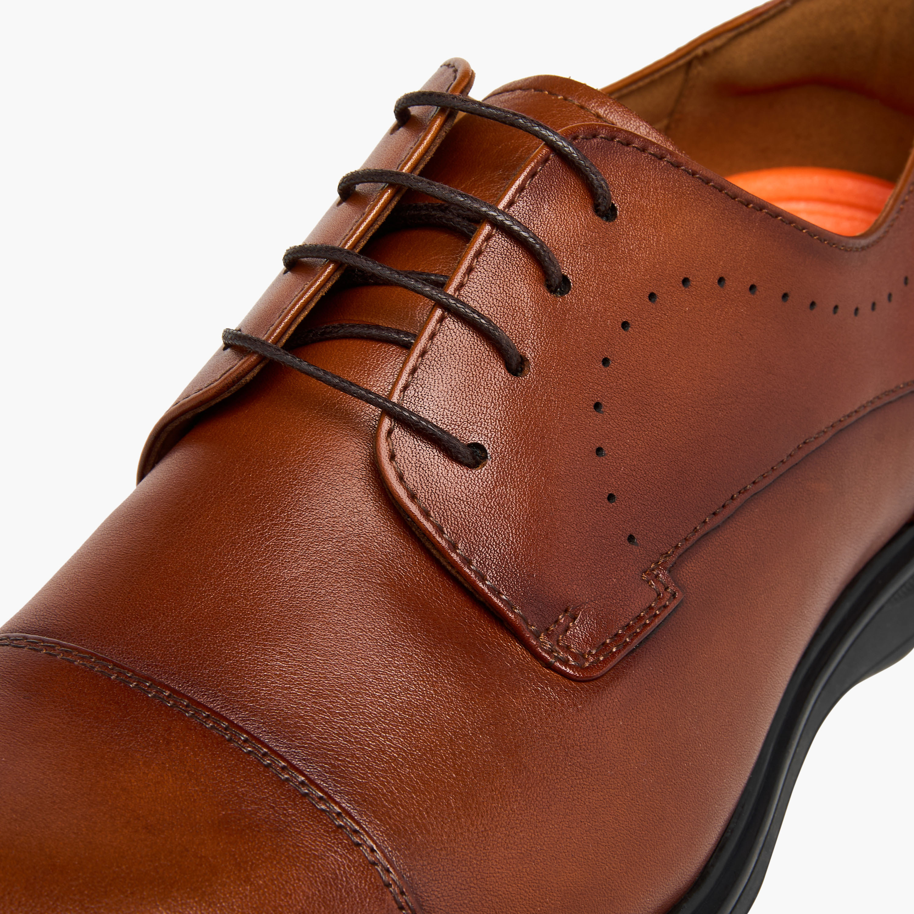 Le Confort Men Solid Lace-Up Leather Derby Shoes-men-shoes-formalshoes-image-4