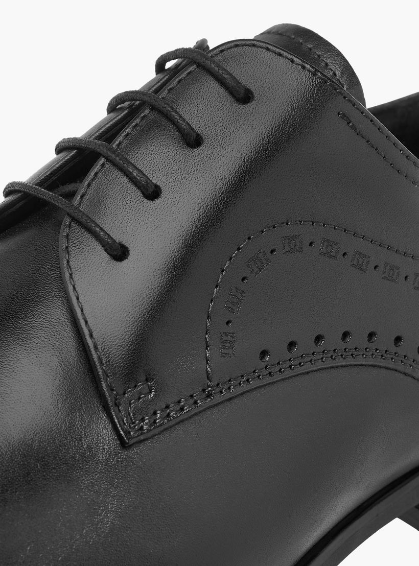 حذاء ديربي جلد بتفاصيل مفرغة ورباط للرجال من دوتشيني-men-shoes-formalshoes-image-4