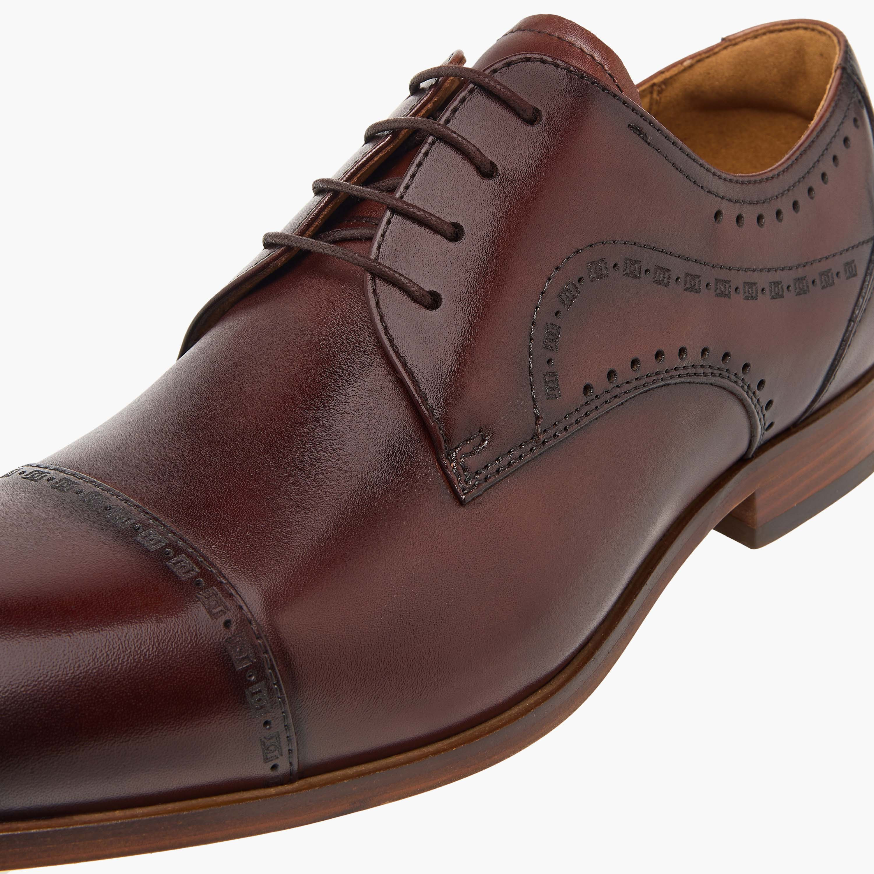 حذاء ديربي جلد بتفاصيل مفرغة ورباط للرجال من دوتشيني-men-shoes-formalshoes-image-4