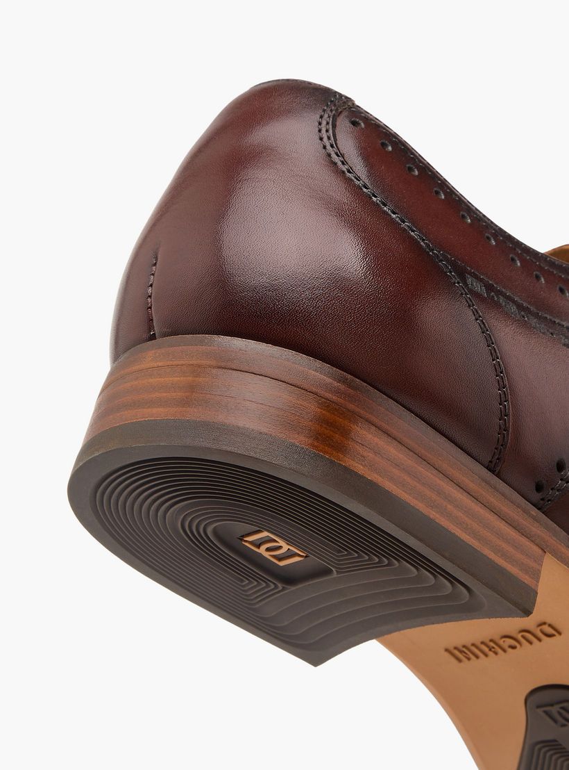 حذاء ديربي جلد بتفاصيل مفرغة ورباط للرجال من دوتشيني-men-shoes-formalshoes-image-5