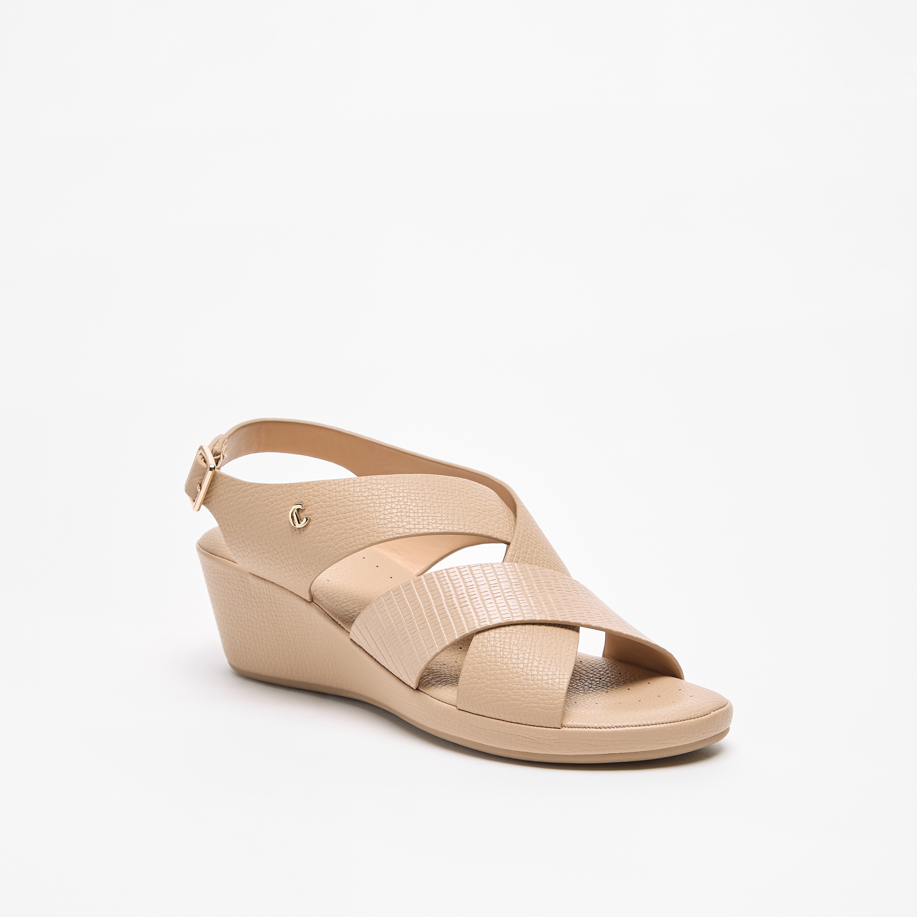 صندل بارز الملمس بأحزمة متقاطعة وكعب ويدج وإبزيم إغلاق من لو كونفورت-women-shoes-sandals-heeled-image-7