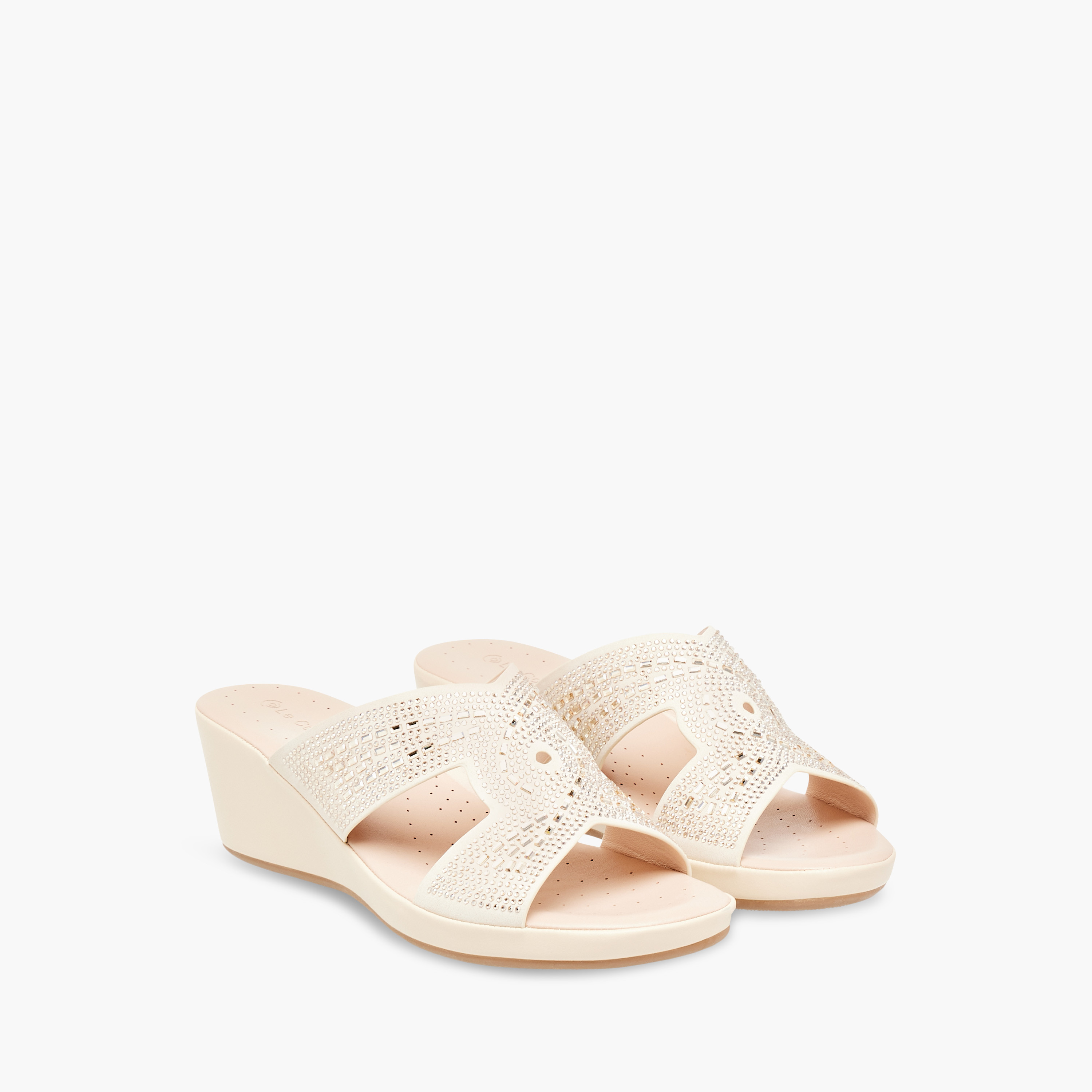 حذاء مريح مزين سهل الارتداء بكعب ويدج من لو كونفورت-women-shoes-sandals-heeled-image-1