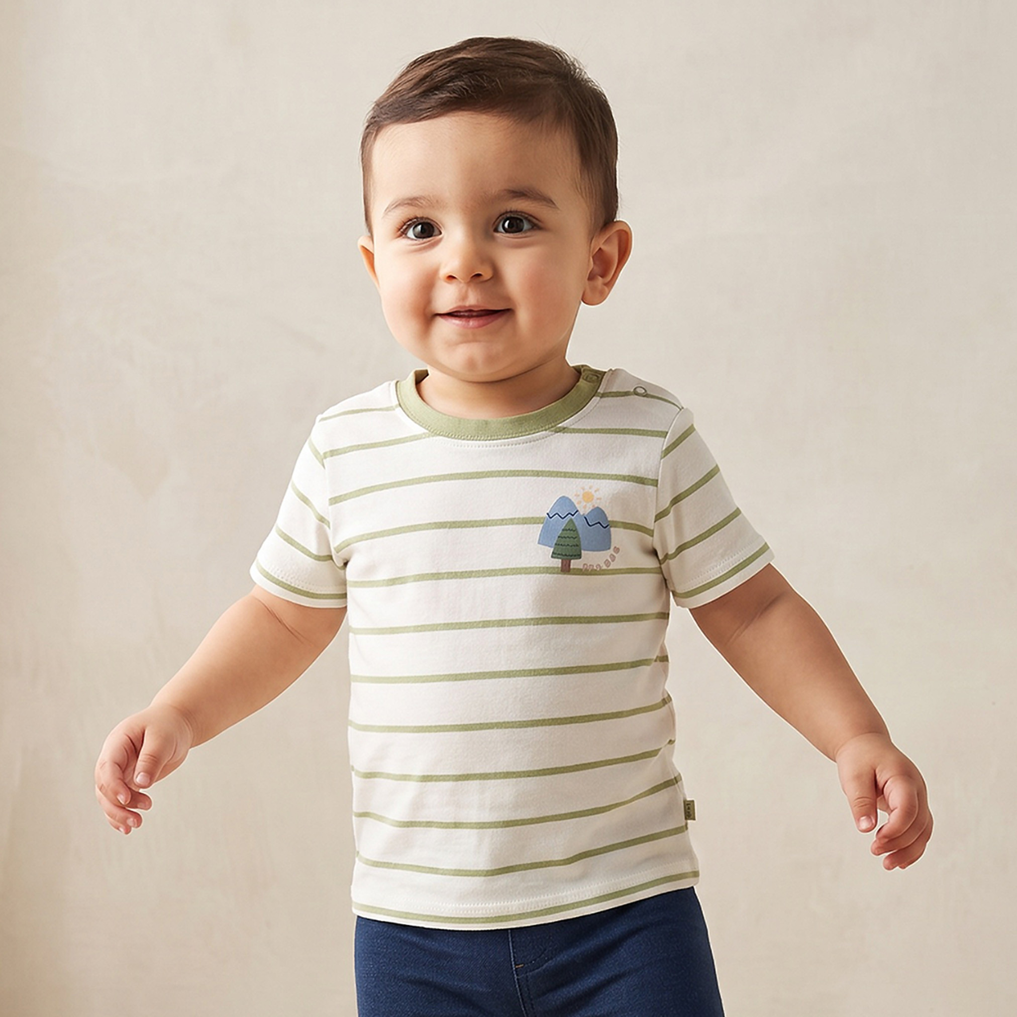 تيشيرت مخطط بياقة ضيقة وأكمام قصيرة من جونيورز-baby-boys-clothing-tshirtsandpolos-image-1