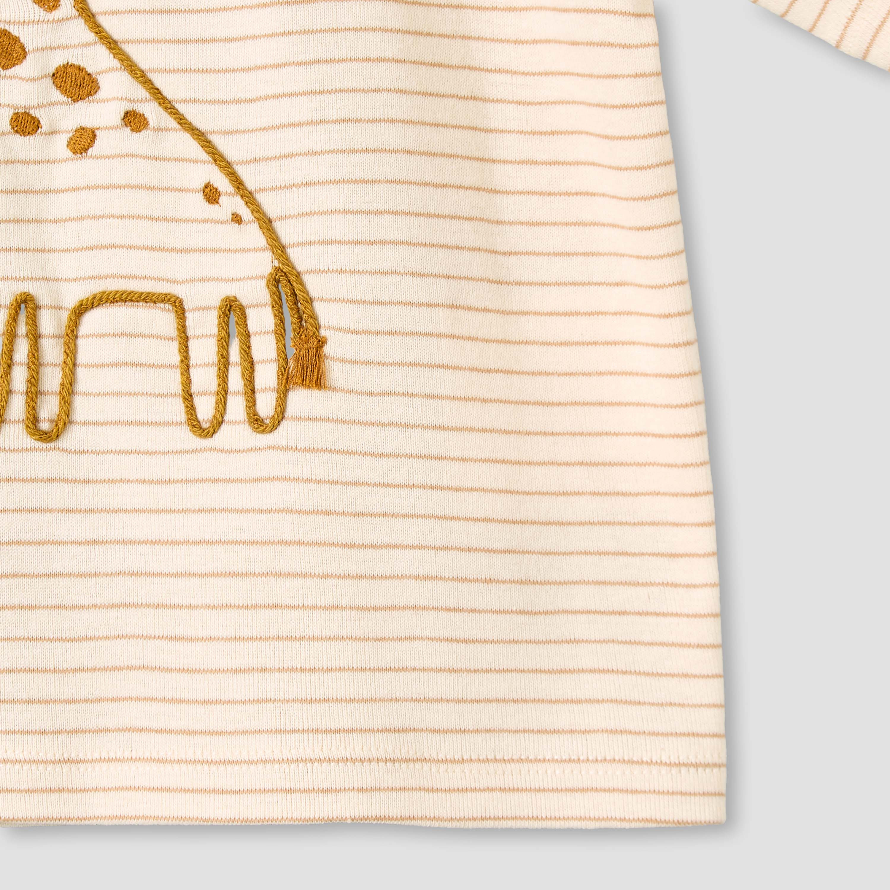 تيشيرت برقبة ضيقة وأكمام قصيرة وتطريز زرافة من جونيورز-baby-boys-clothing-tshirtsandpolos-image-5