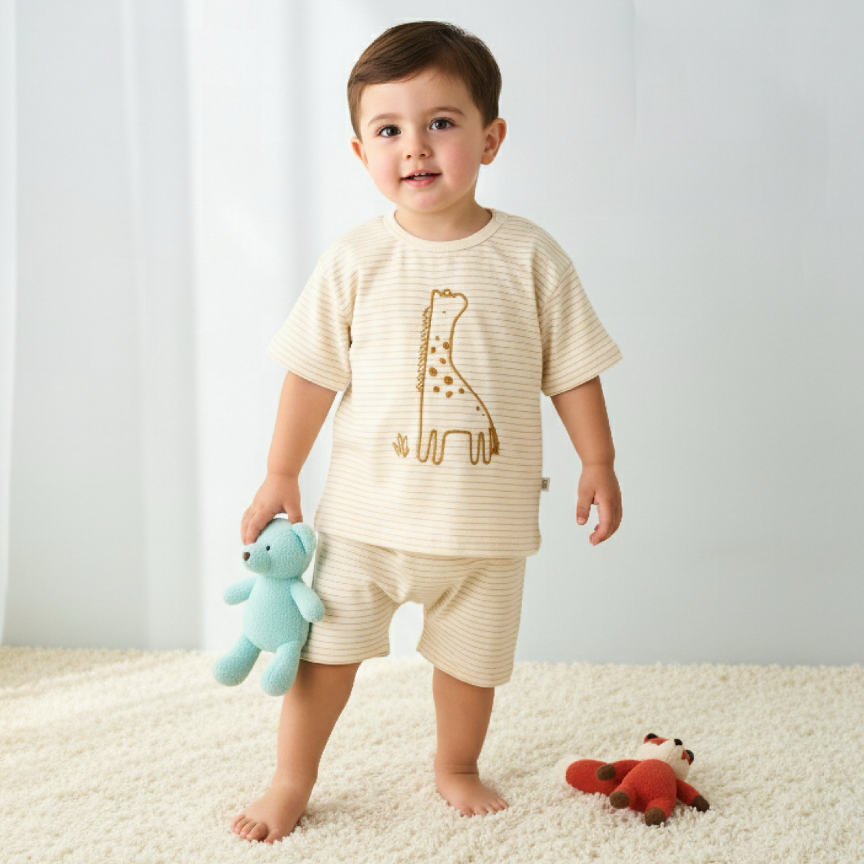 تيشيرت برقبة ضيقة وأكمام قصيرة وتطريز زرافة من جونيورز-baby-boys-clothing-tshirtsandpolos-image-2