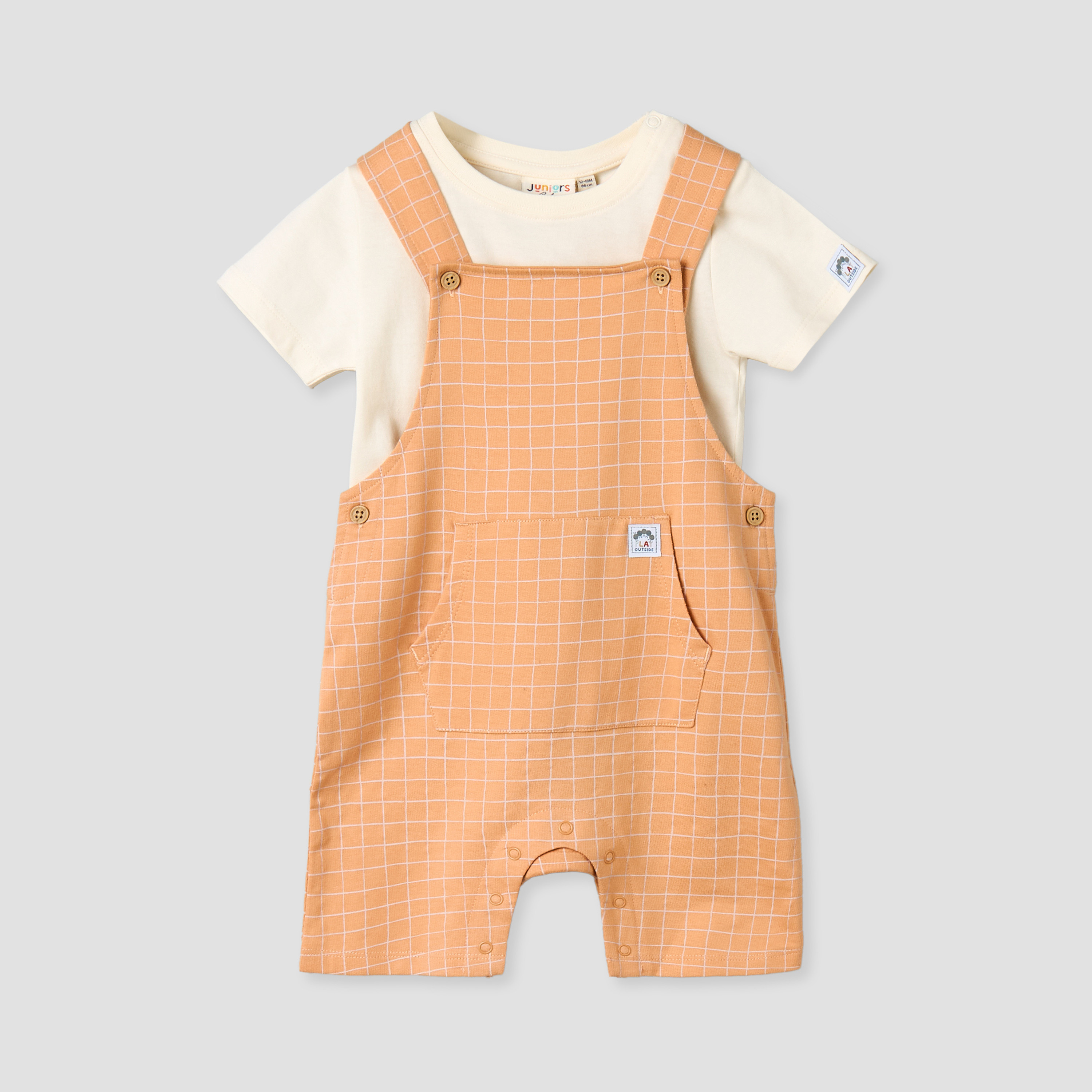 طقم تيشيرت بياقة ضيقة وأكمام قصيرة مع دنغري بتفاصيل مربعات من جونيورز-baby-boys-clothing-setsandcoords-image-2
