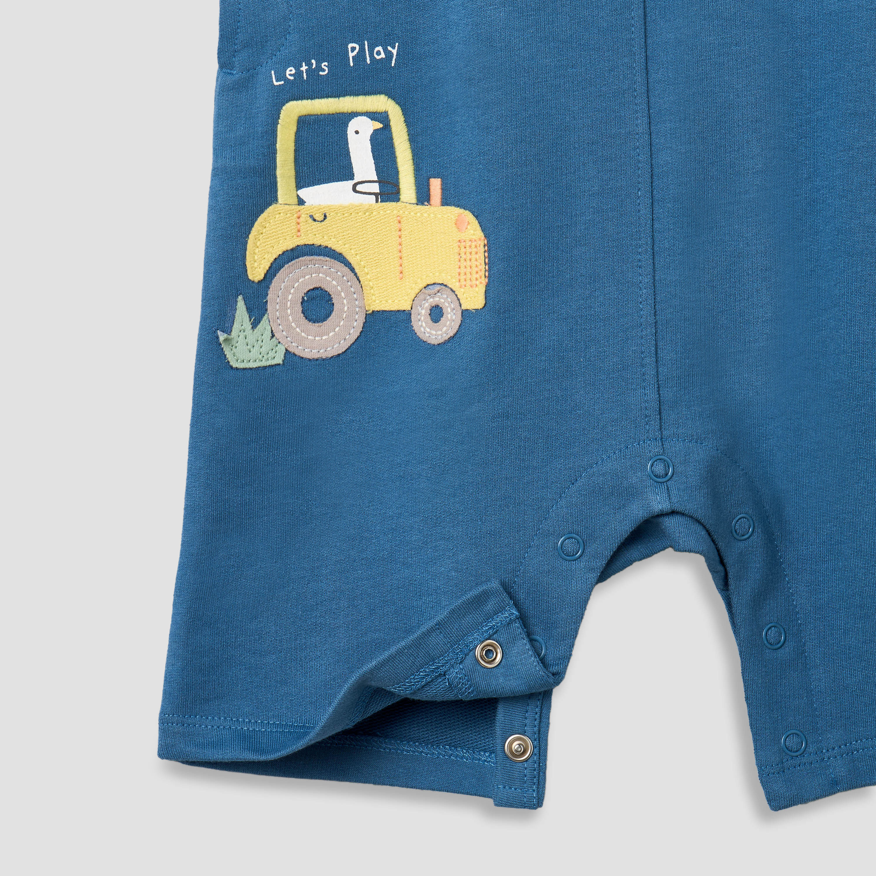طقم دنغري بزخارف مركبة وتيشيرت بياقة ضيقة وأكمام قصيرة من جونيورز-baby-boys-clothing-setsandcoords-image-10