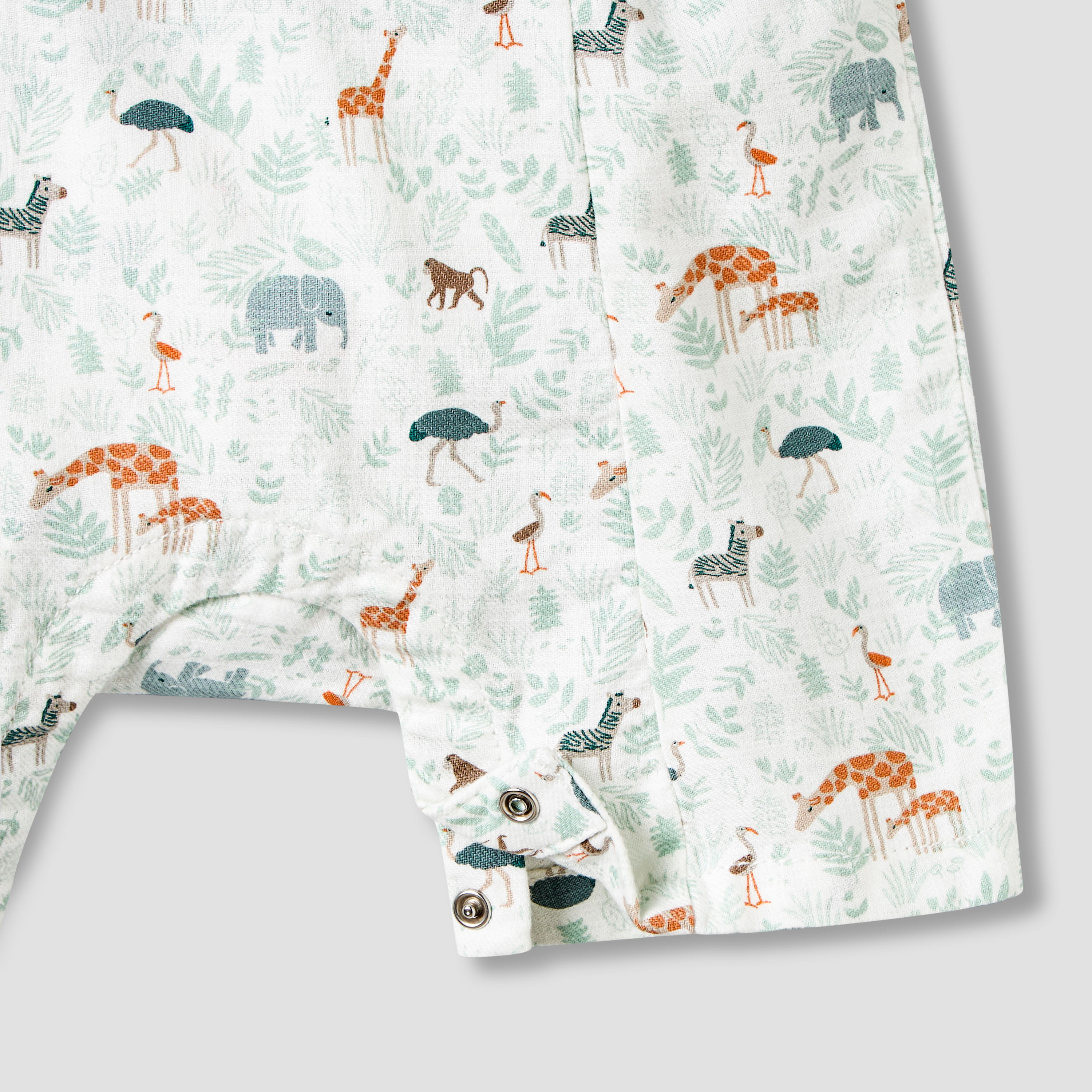 تيشيرت بأكمام قصيرة وياقة مستديرة مع دنغري وكاب من جونيورز-baby-boys-clothing-setsandcoords-image-4