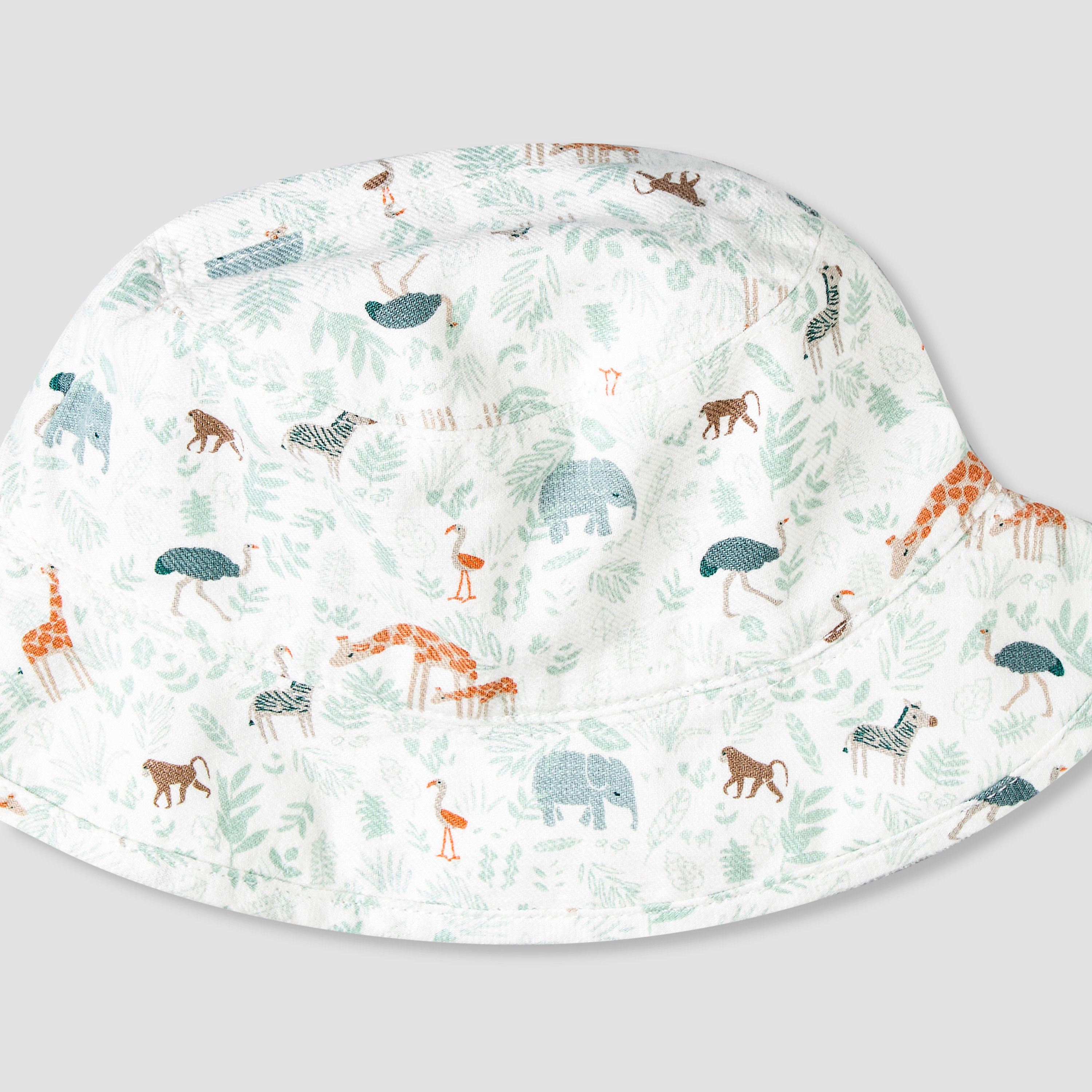 تيشيرت بأكمام قصيرة وياقة مستديرة مع دنغري وكاب من جونيورز-baby-boys-clothing-setsandcoords-image-1