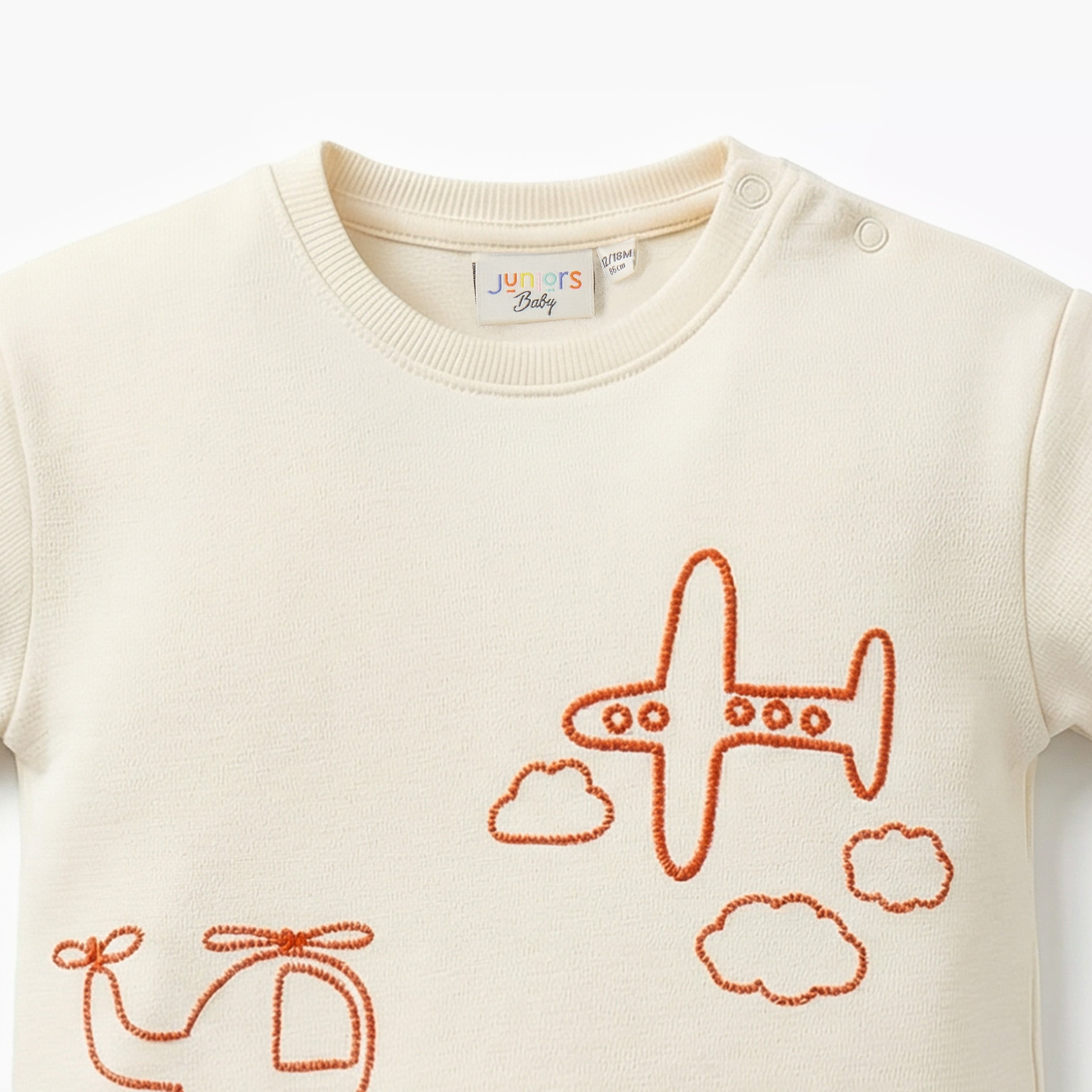 طقم تيشيرت بياقة مستديرة وأكمام قصيرة مع شورت بتطريز من جونيورز-baby-boys-clothing-setsandcoords-image-6